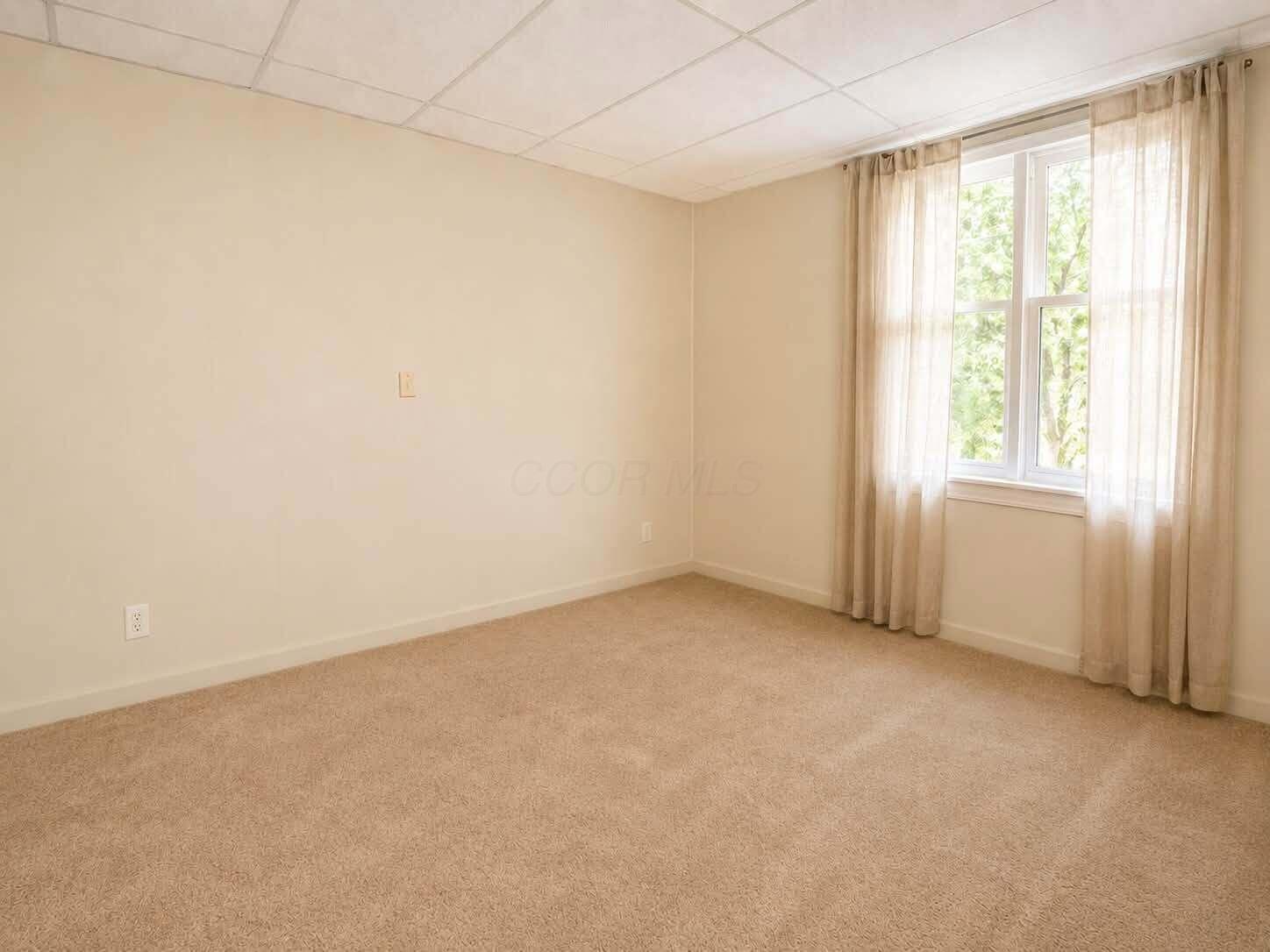 565 E Chestnut Street Property Photo 34