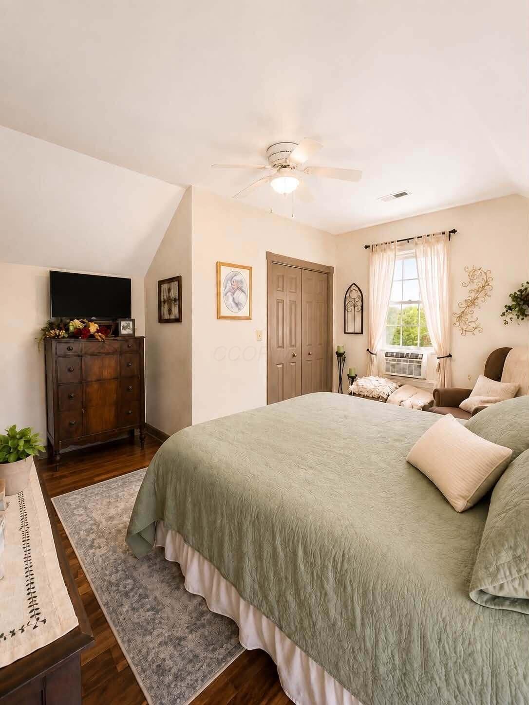 565 E Chestnut Street Property Photo 49