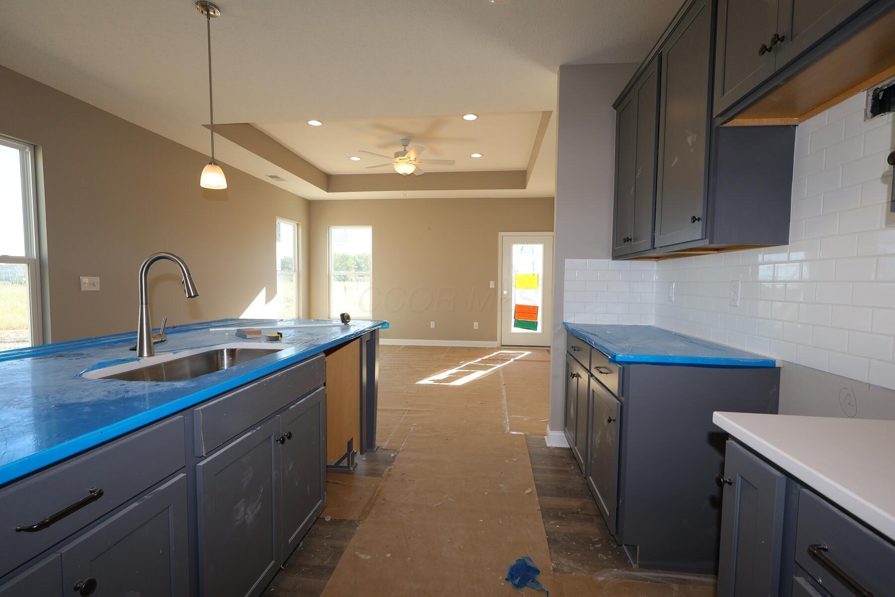 5894 Creekview Drive Property Photo 3