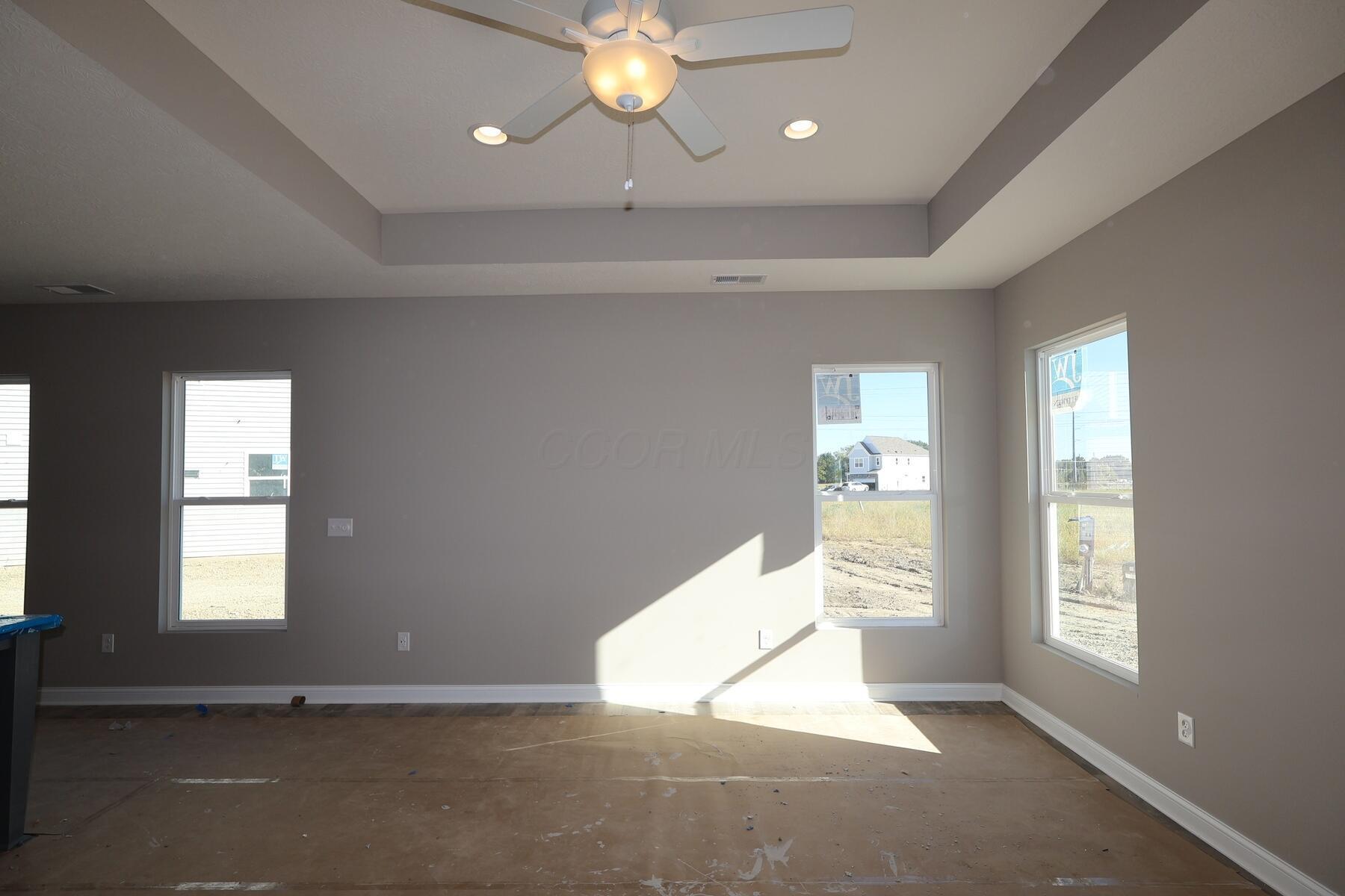 5894 Creekview Drive Property Photo 5