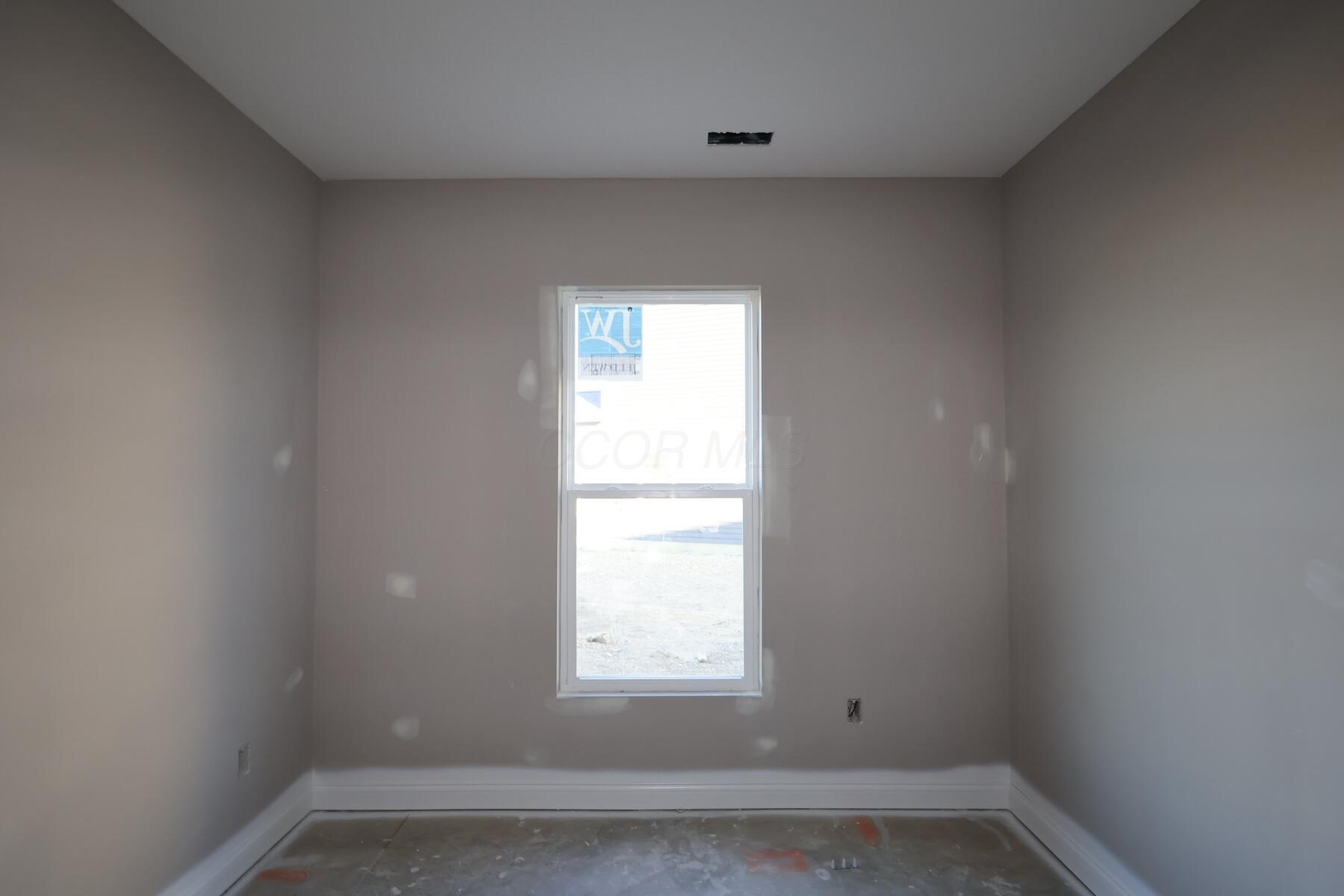 5894 Creekview Drive Property Photo 10
