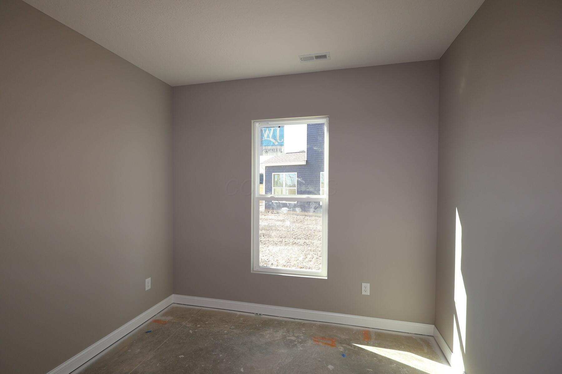5894 Creekview Drive Property Photo 10