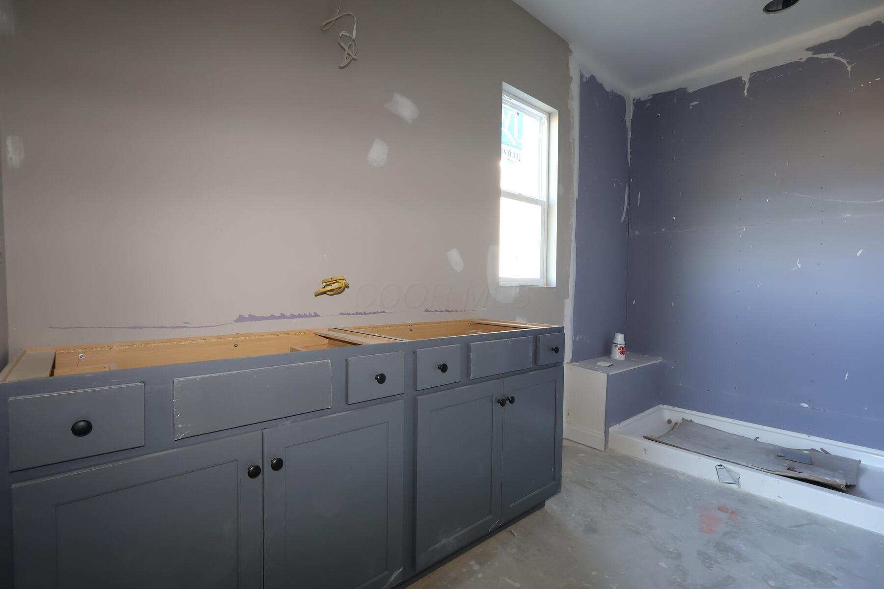 5894 Creekview Drive Property Photo 16