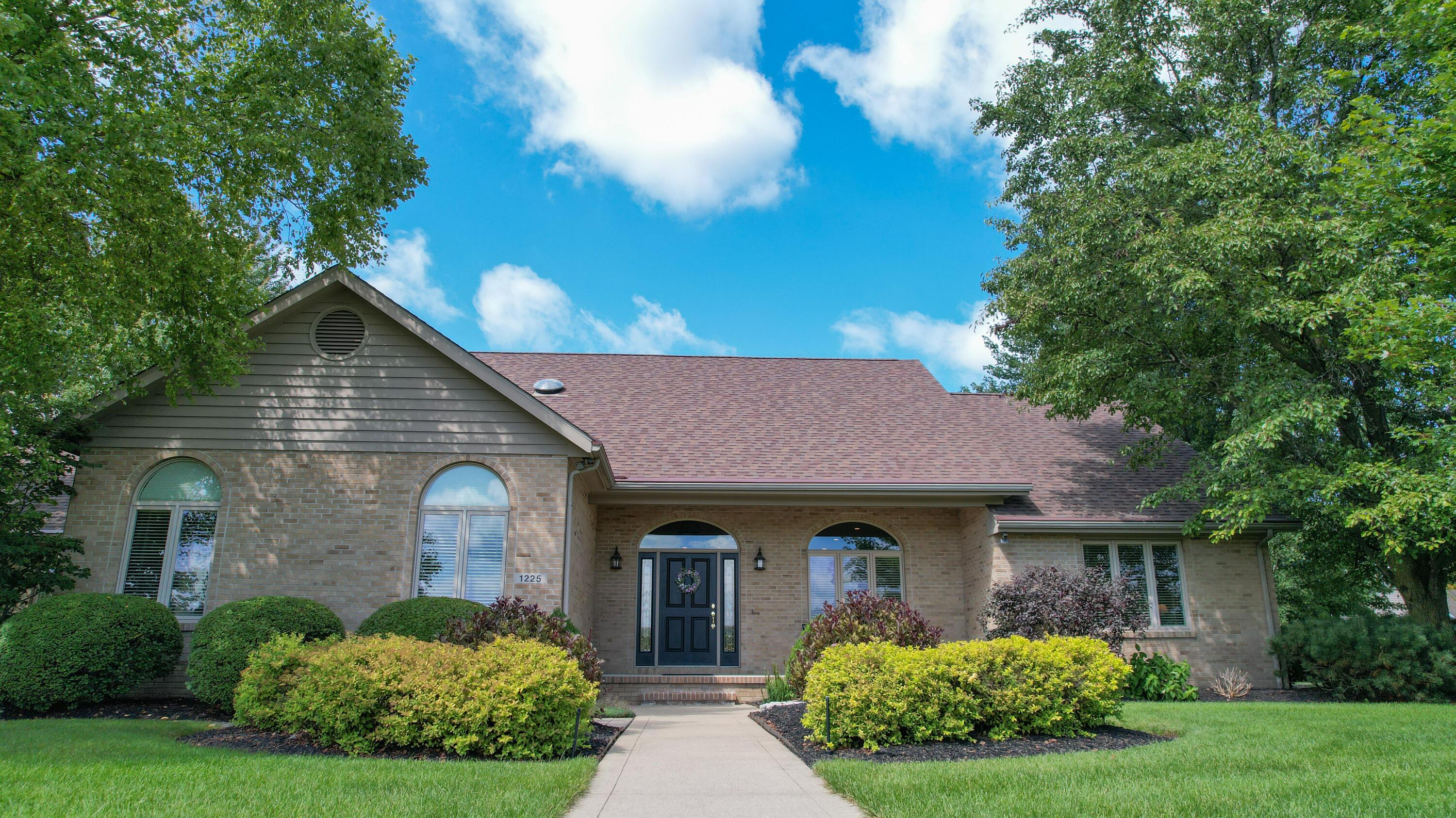 1225 Lakeview Property Photo 1