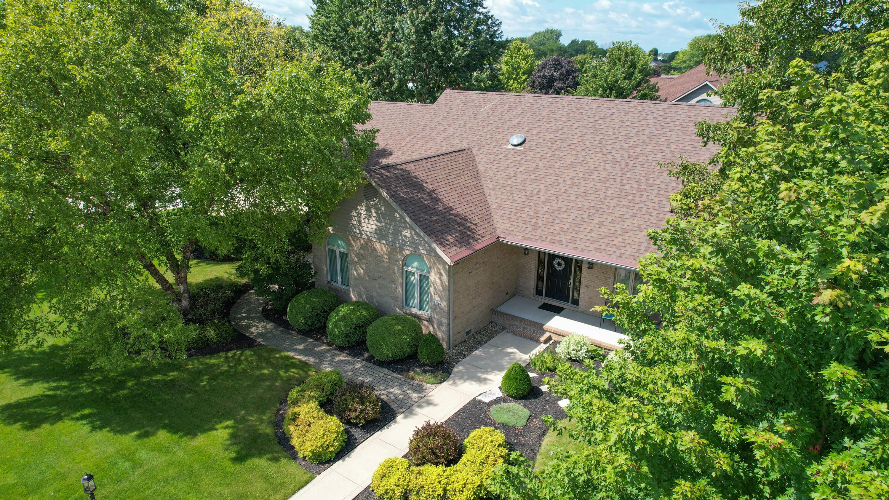 1225 Lakeview Property Photo 3
