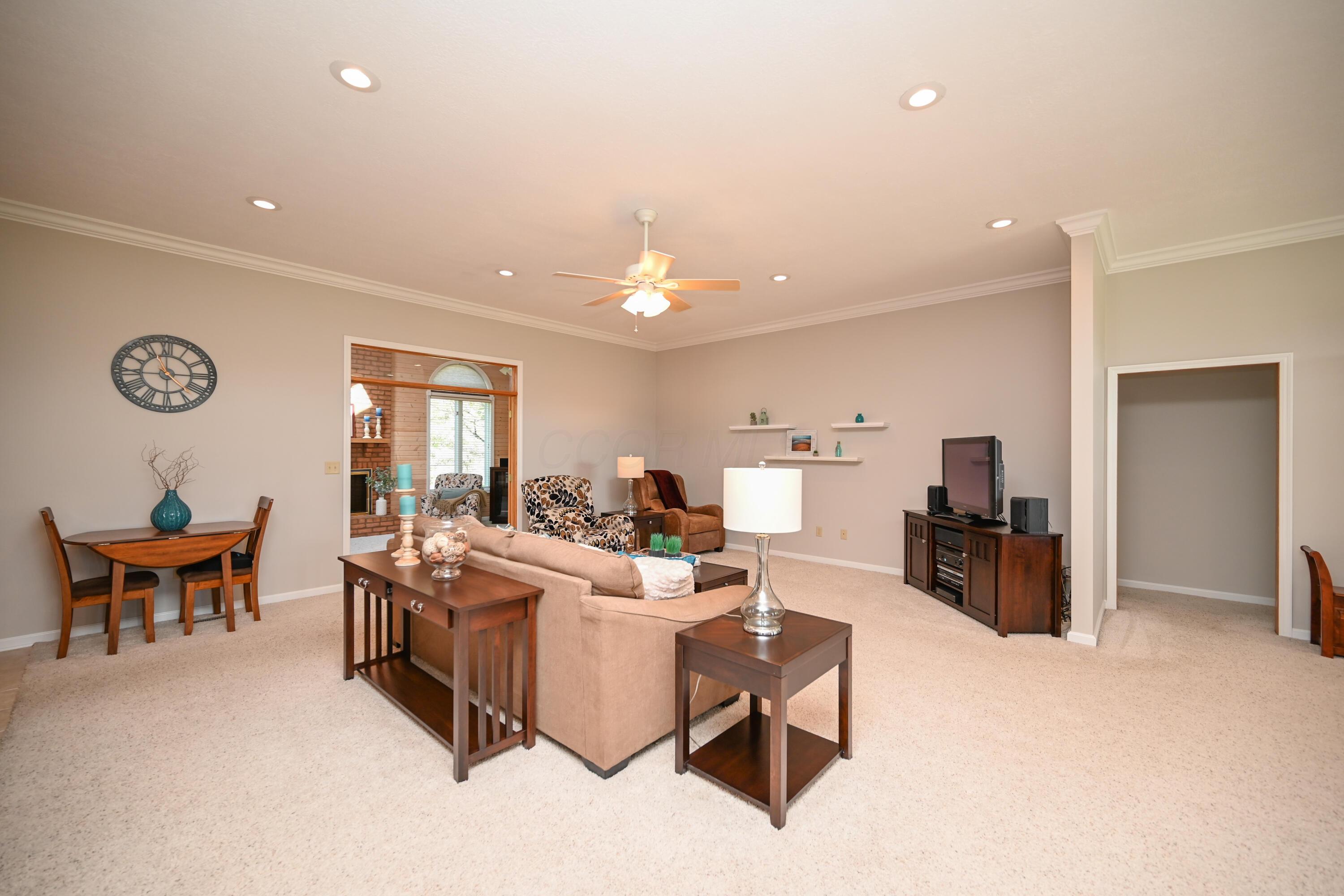 1225 Lakeview Property Photo 4