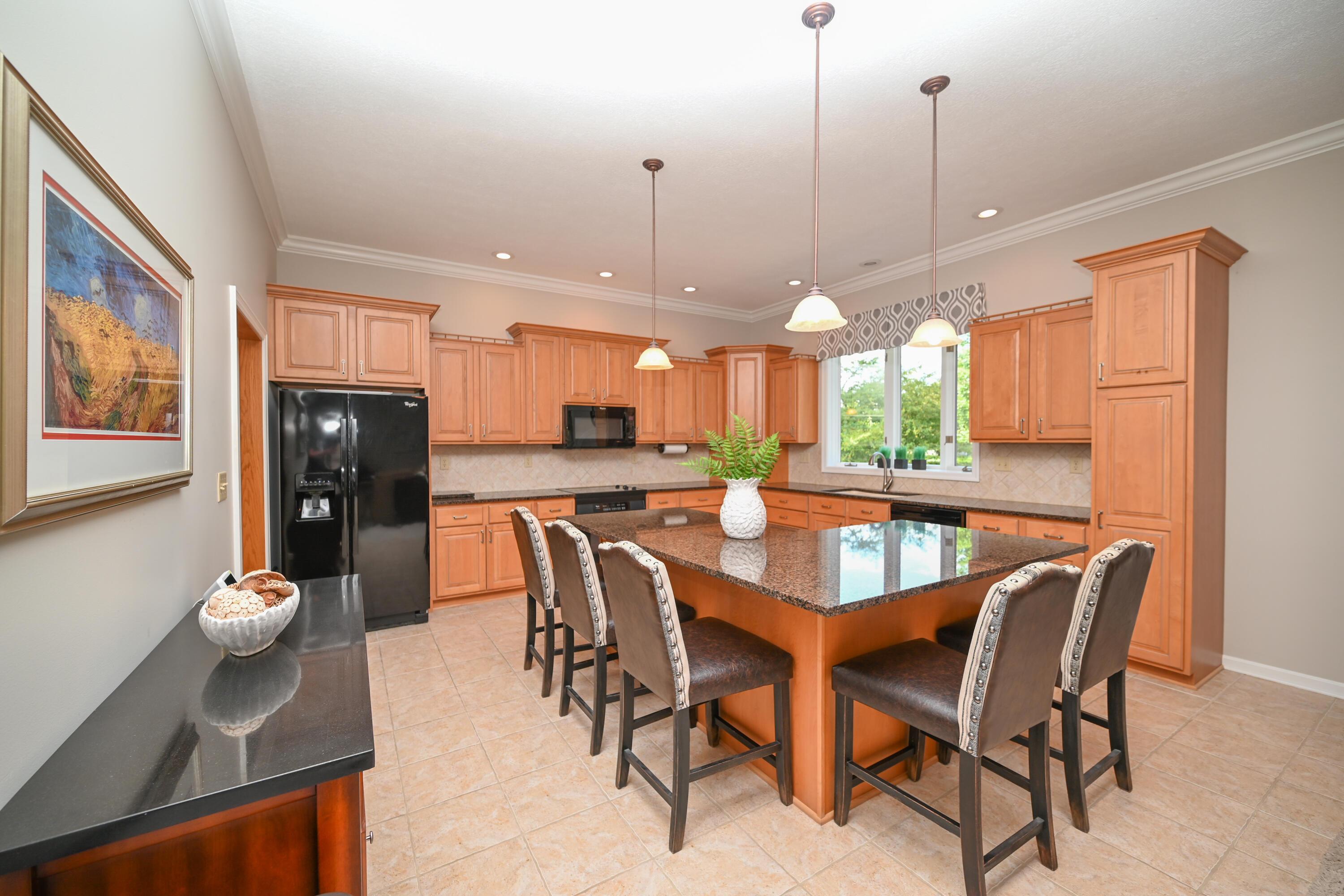 1225 Lakeview Property Photo 5