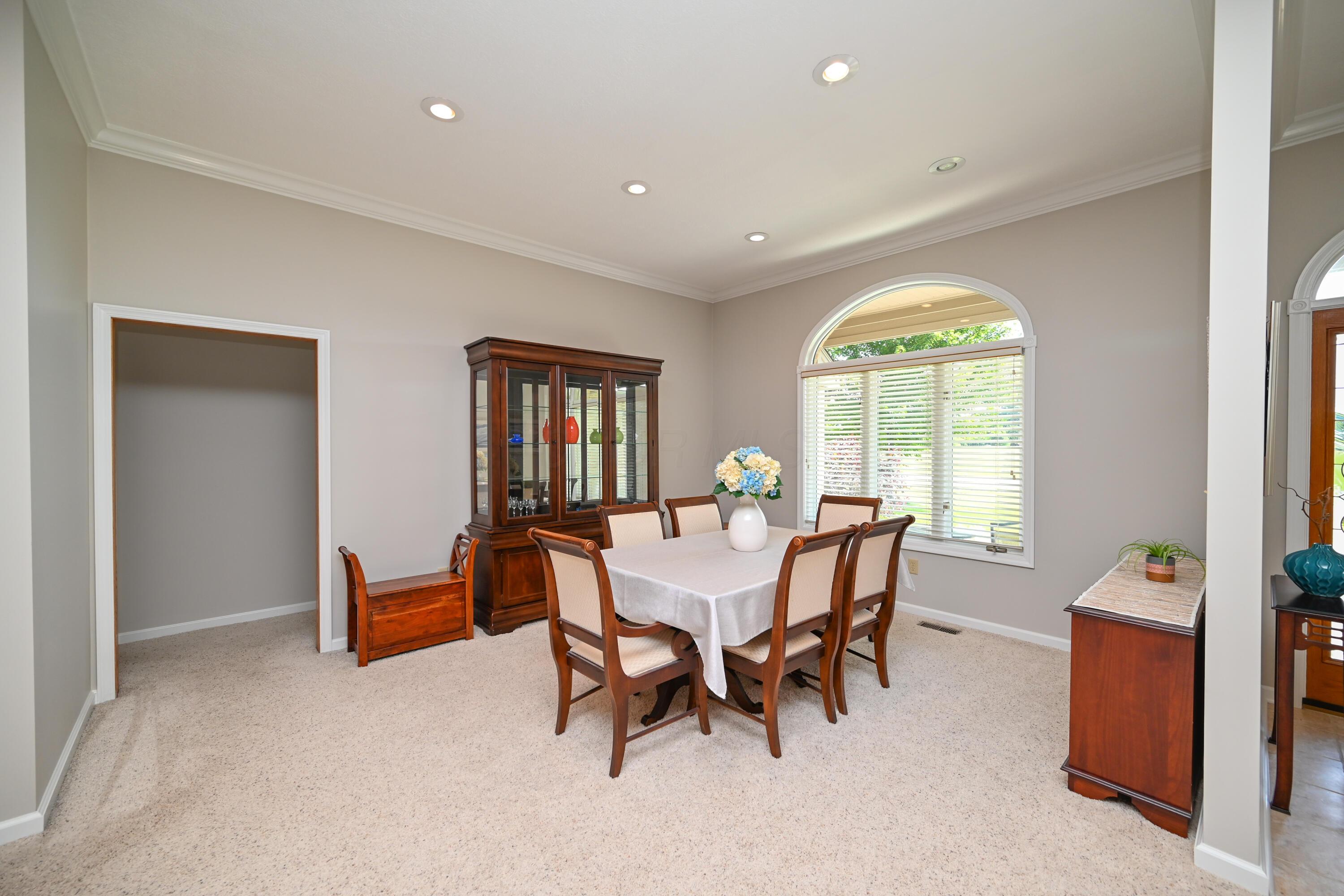 1225 Lakeview Property Photo 6