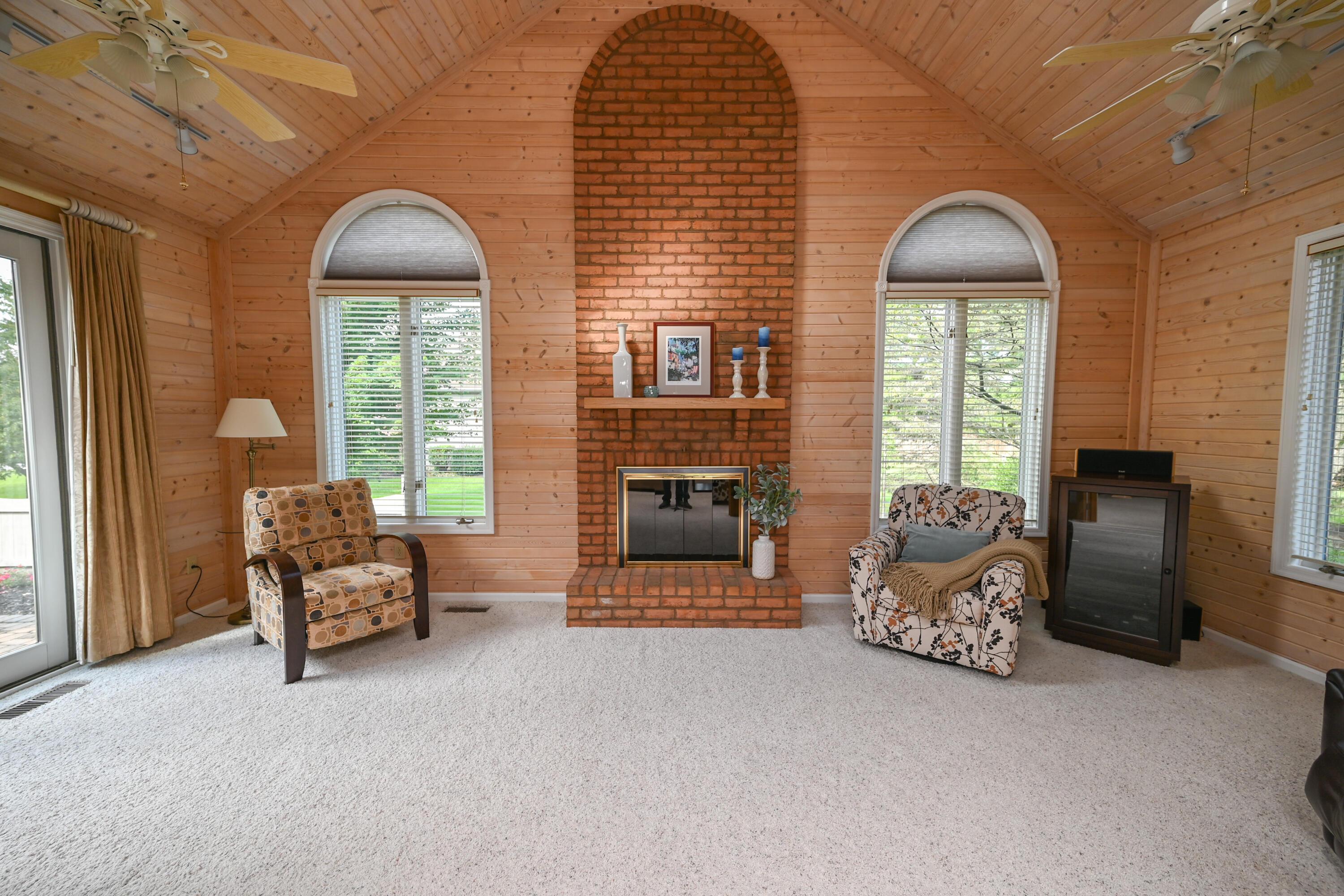1225 Lakeview Property Photo 7