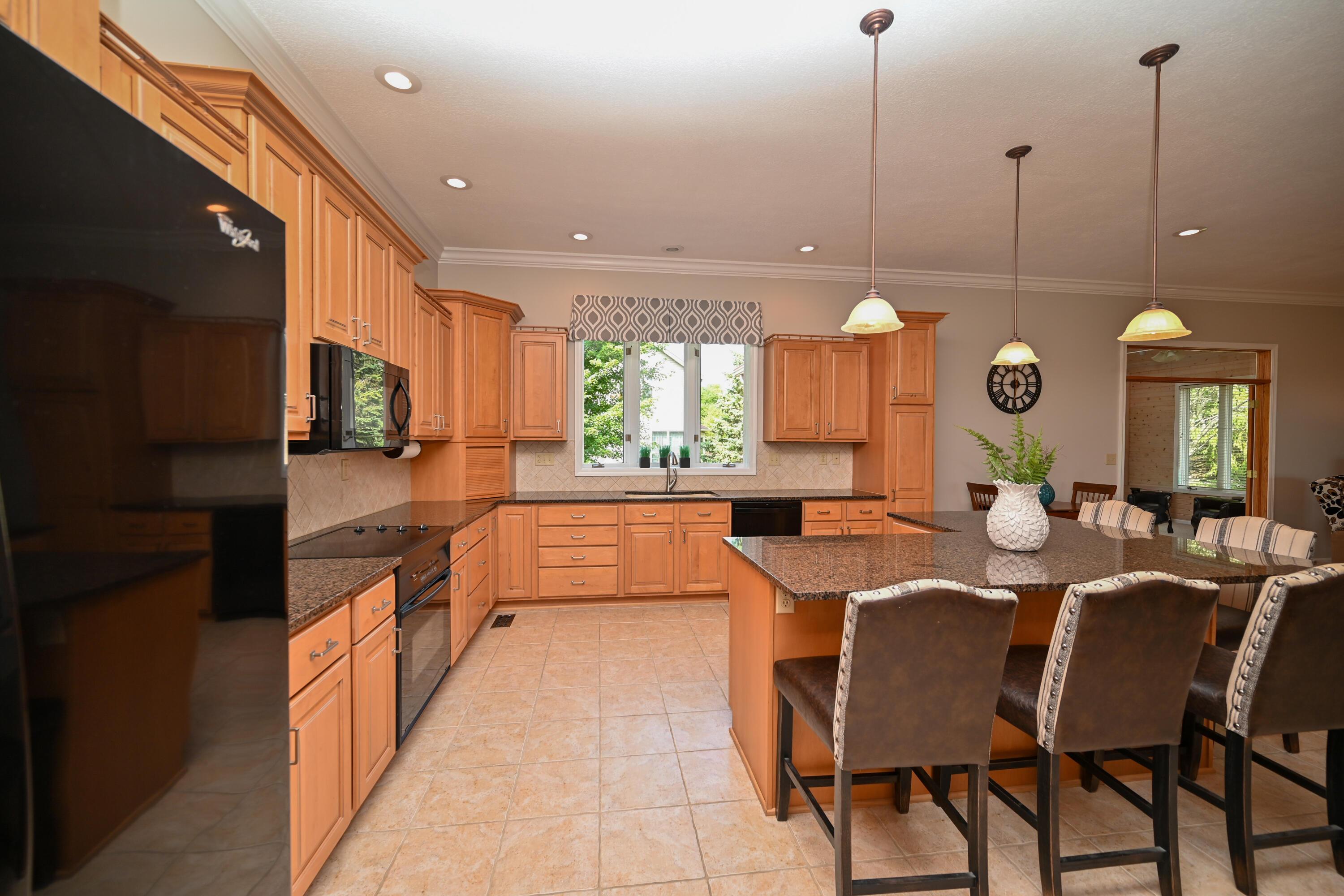 1225 Lakeview Property Photo 13