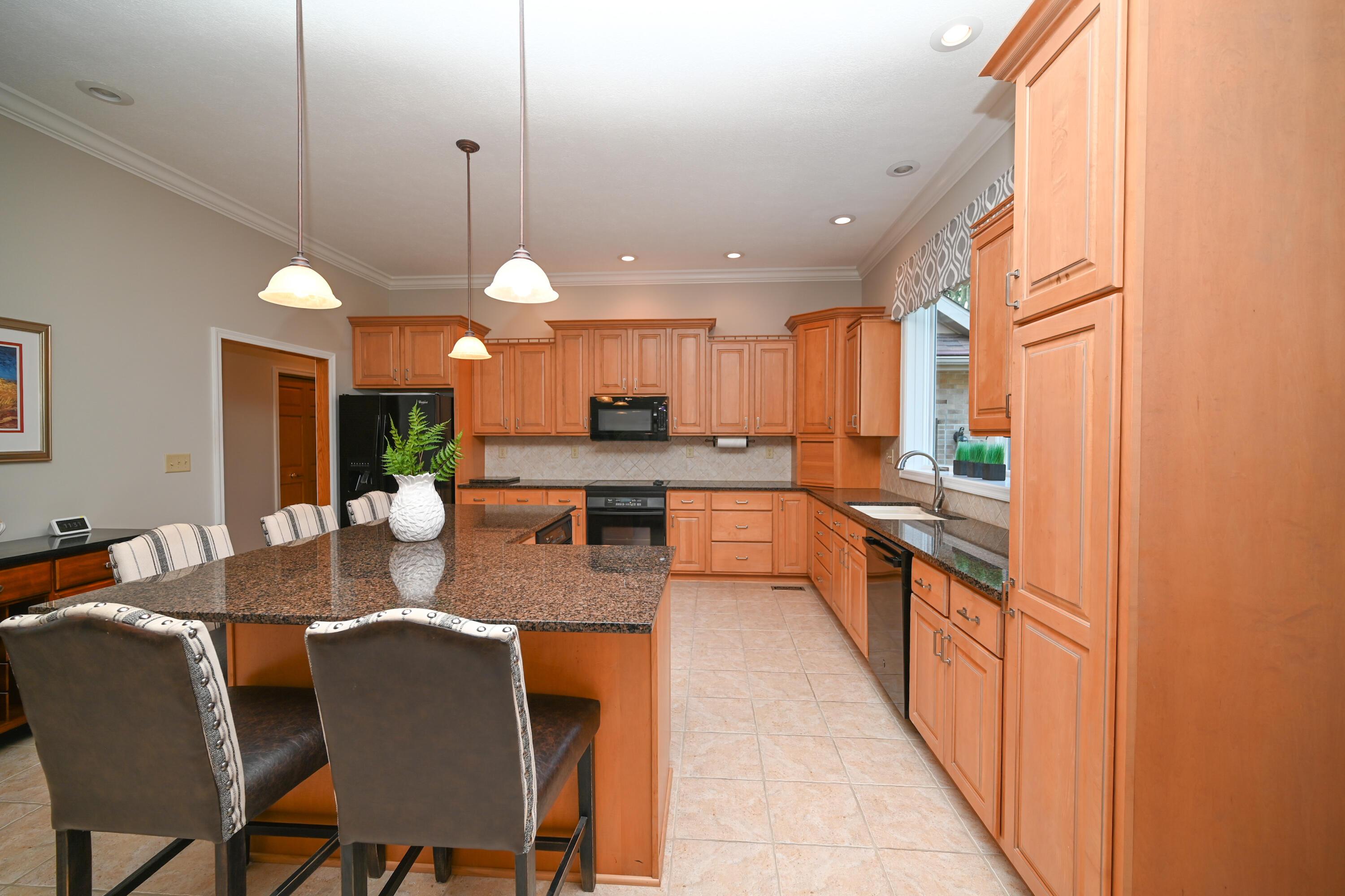 1225 Lakeview Property Photo 14