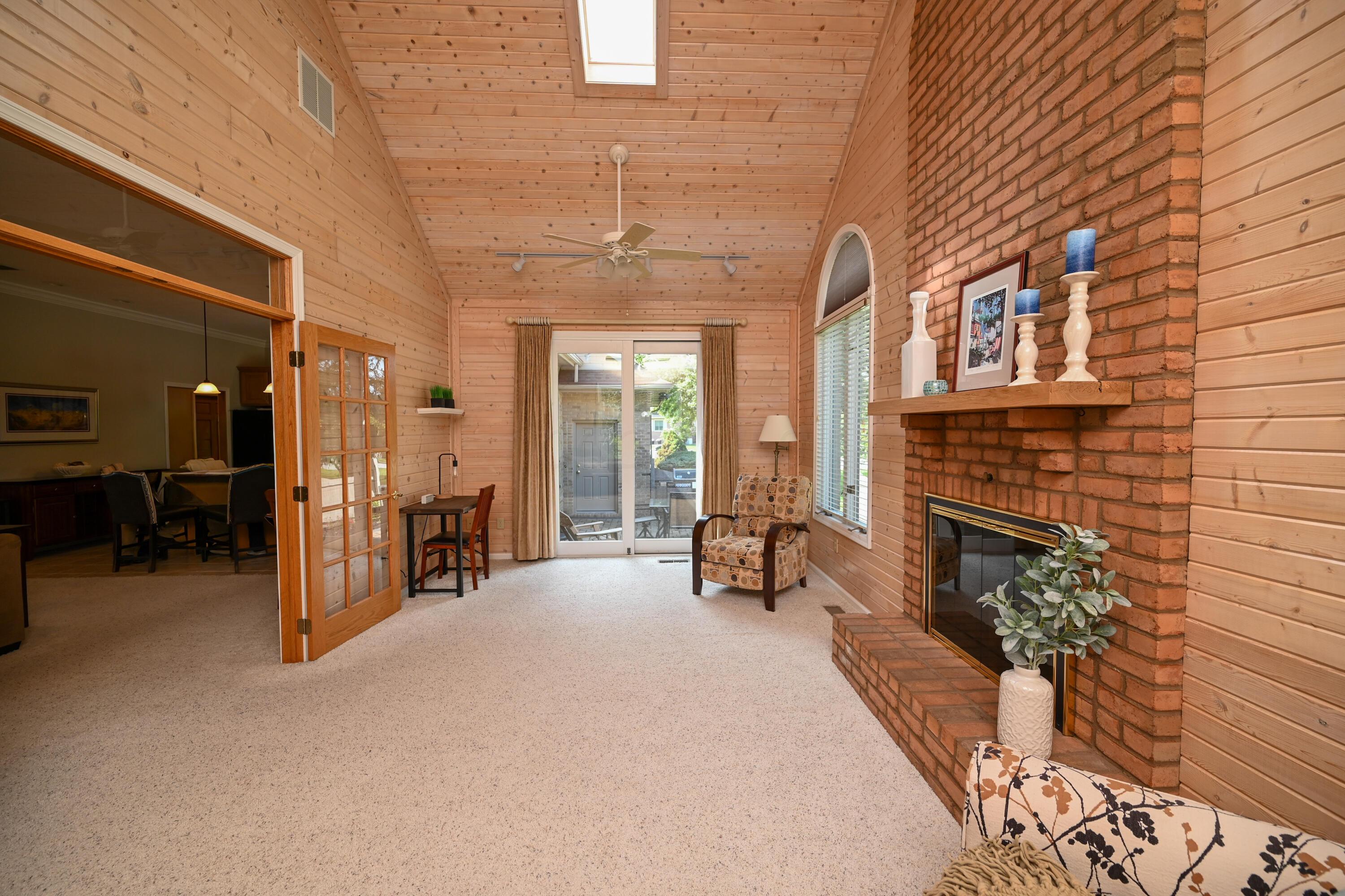 1225 Lakeview Property Photo 16