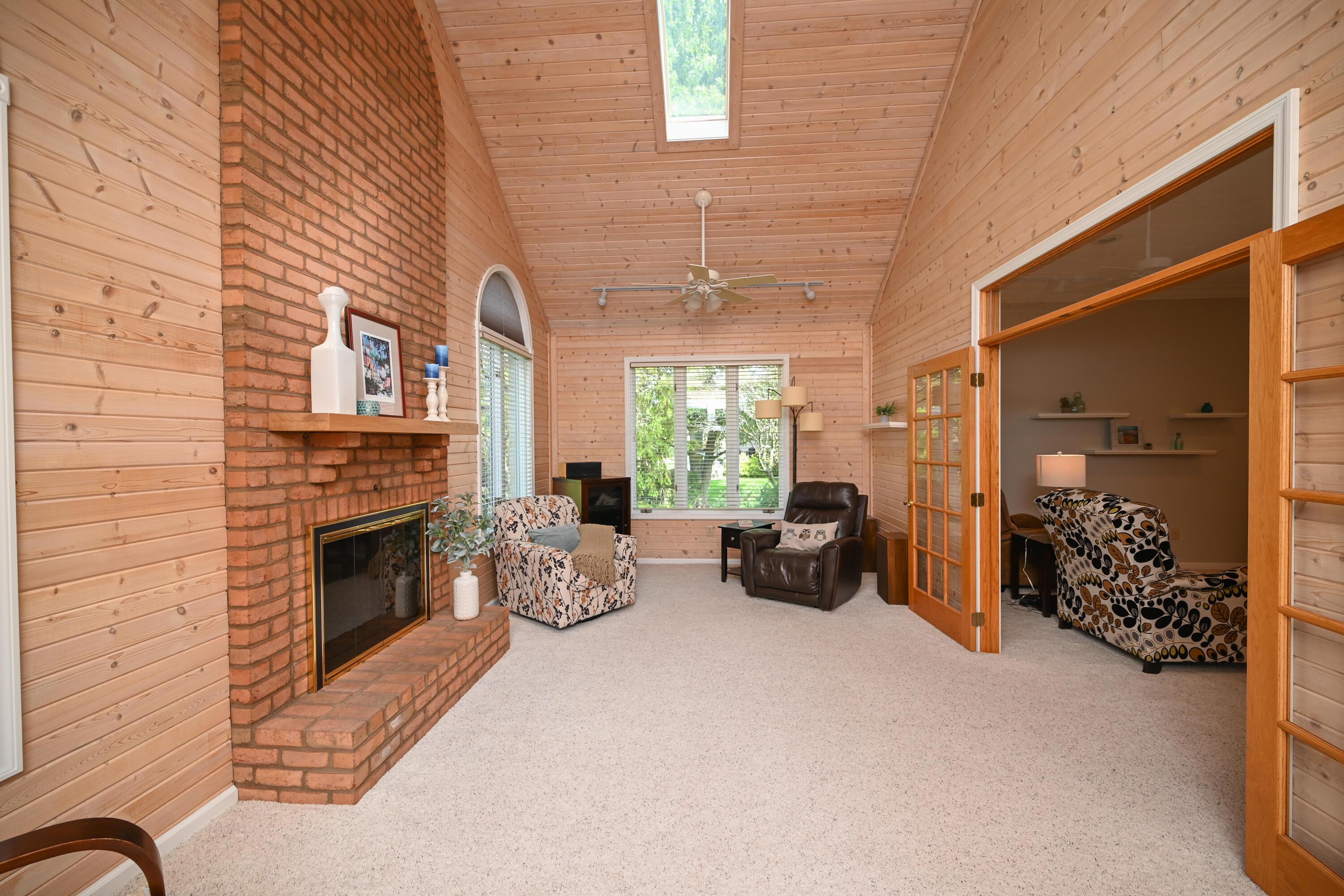 1225 Lakeview Property Photo 17