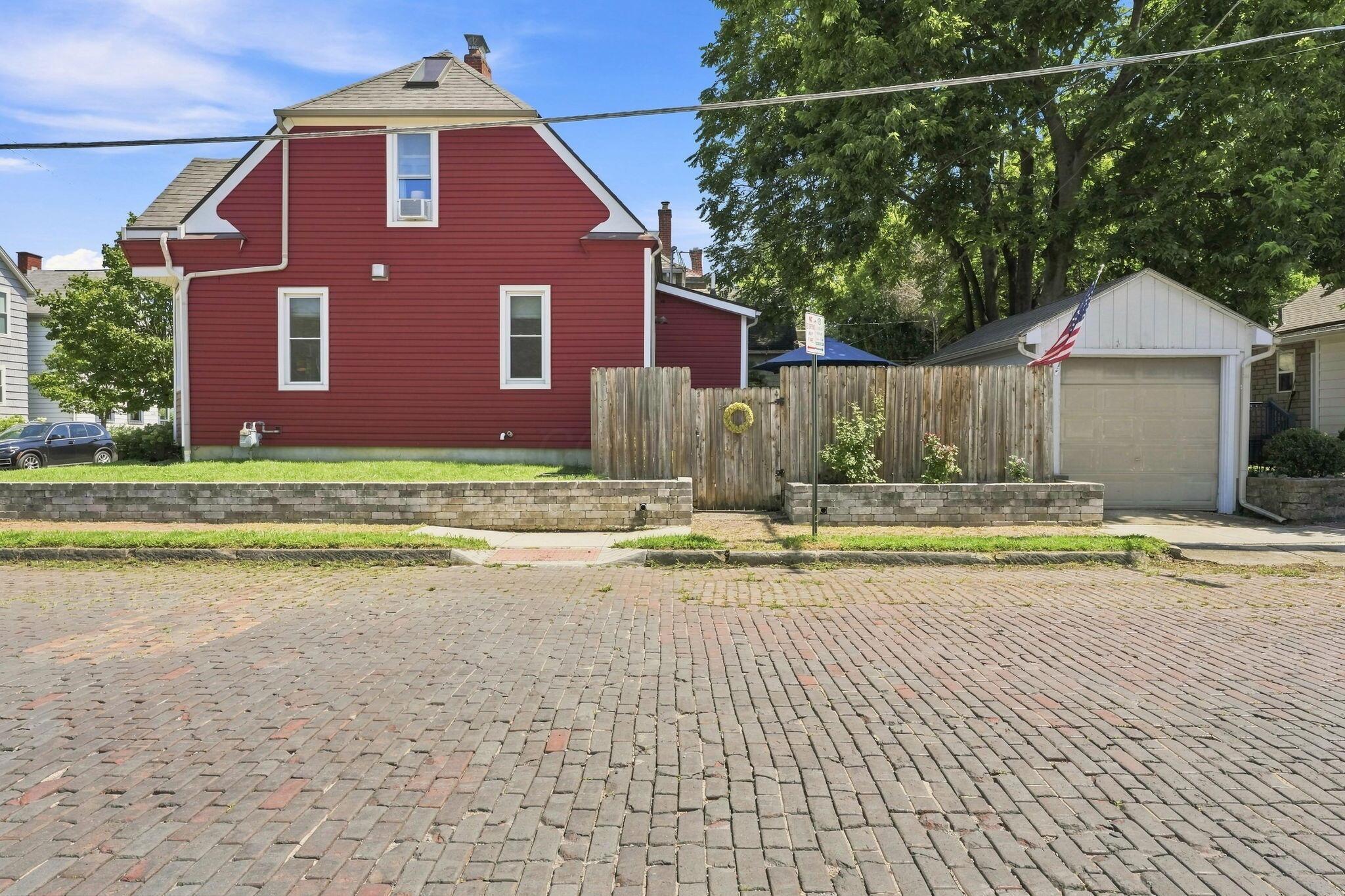 421 E Kossuth Street Property Photo 33