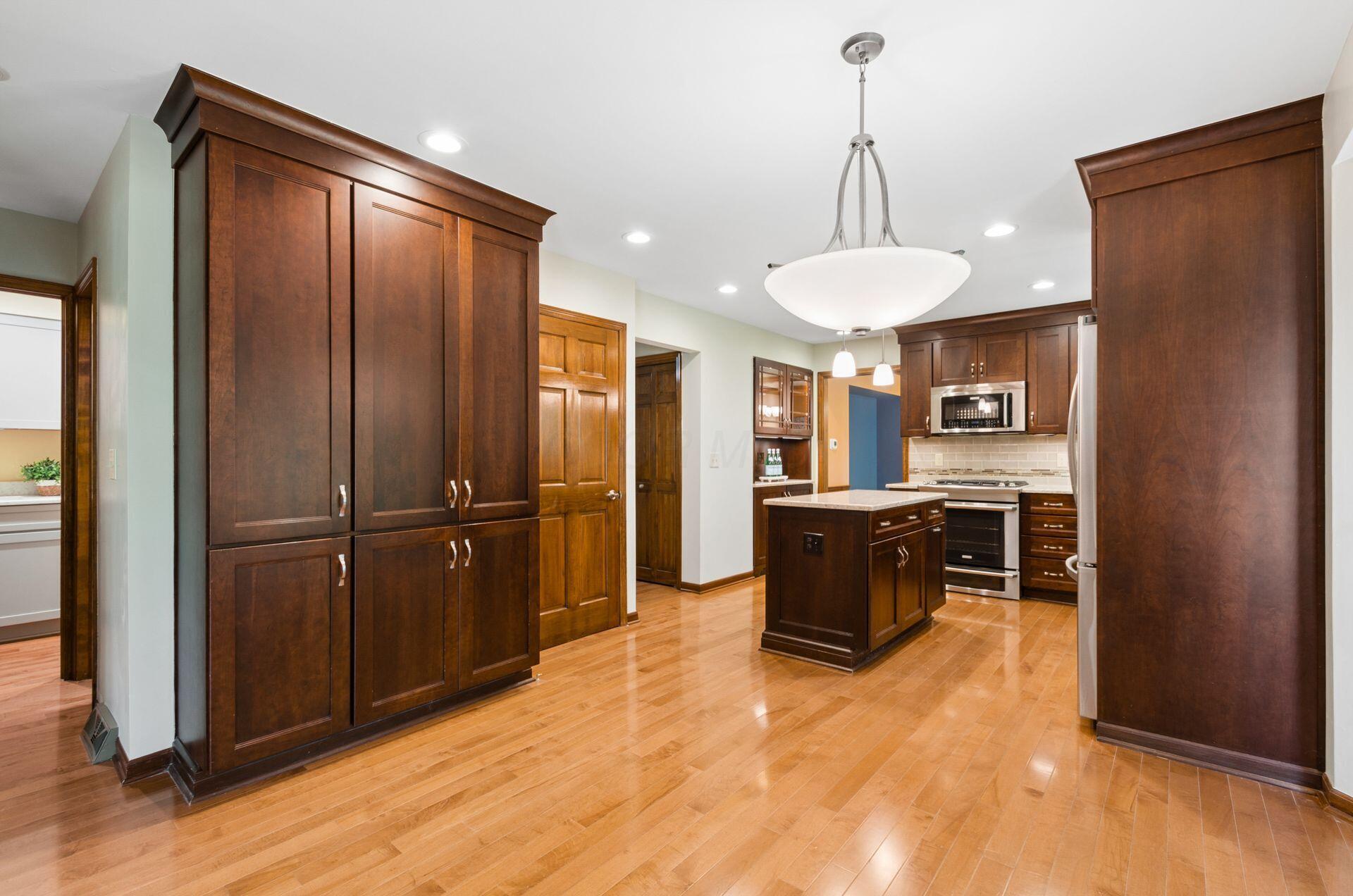 1146 Woodman Drive Property Photo 10