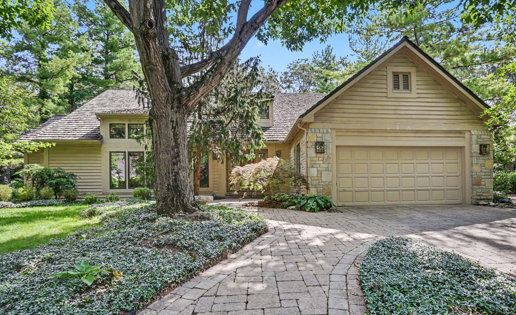 6468 Quarry Lane Property Photo 3