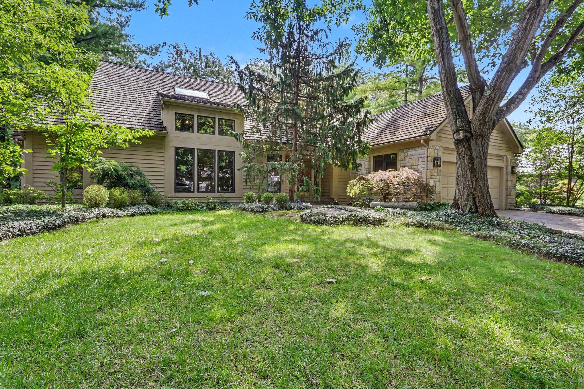 6468 Quarry Lane Property Photo 4