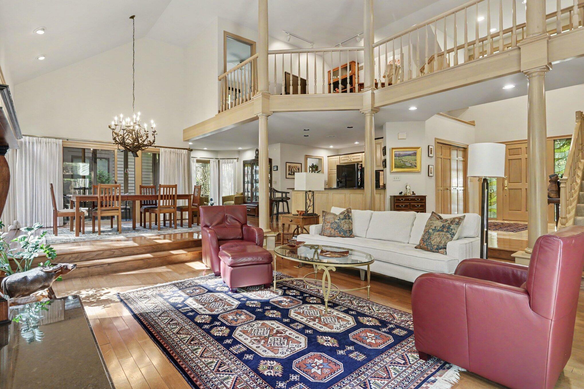 6468 Quarry Lane Property Photo 8