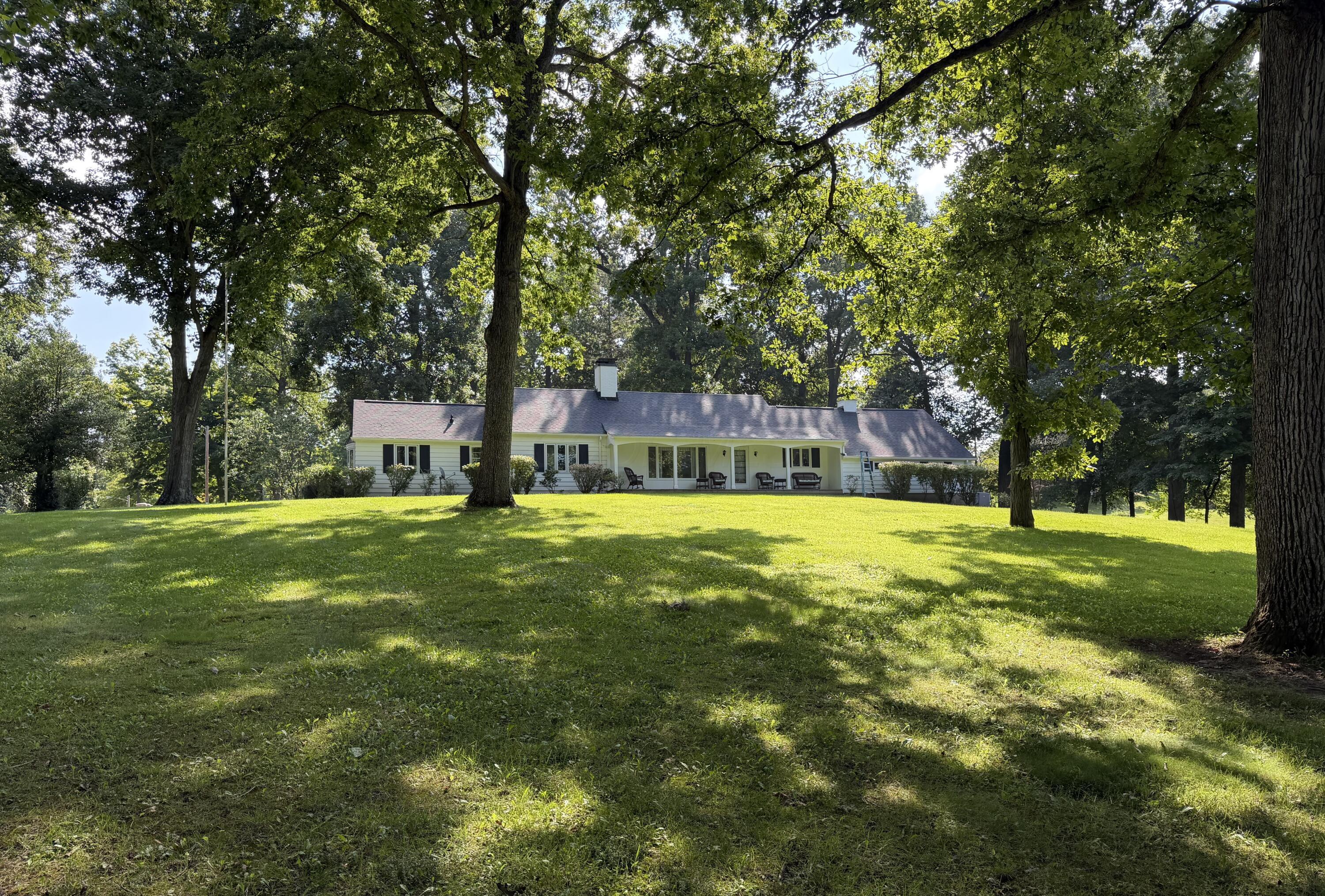800 Club Drive Property Photo 10