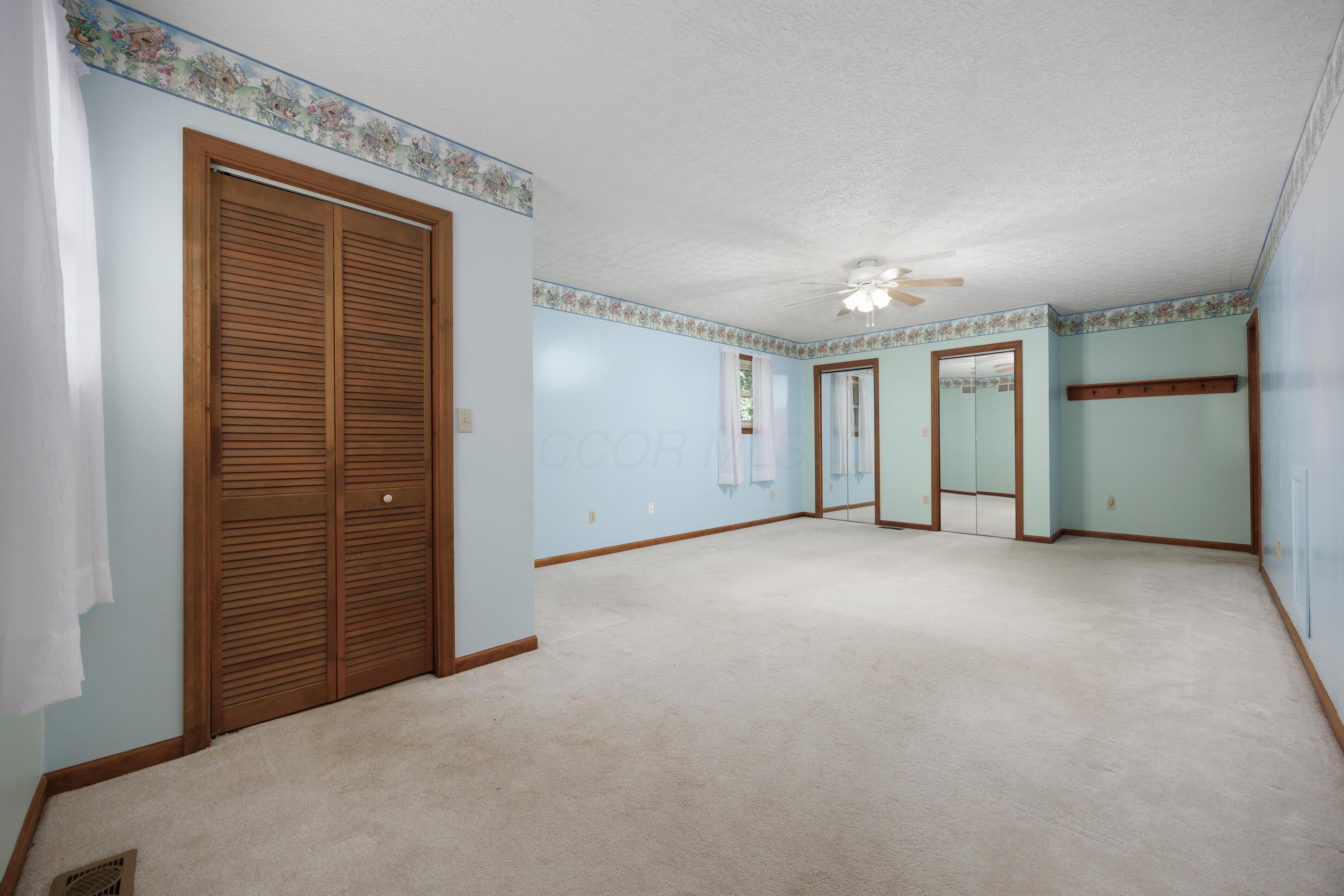 580 W Main Street W Property Photo 33