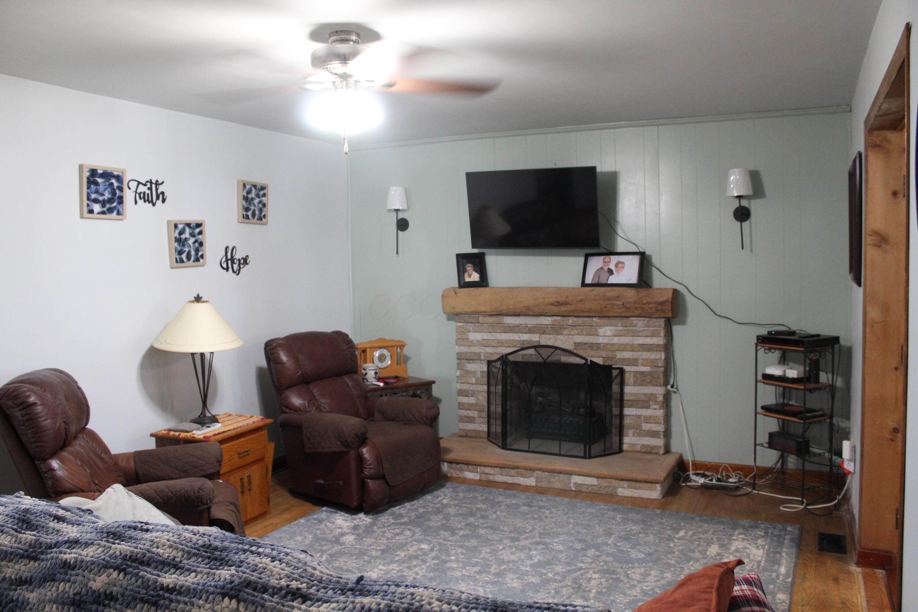 539 Universal Avenue Property Photo 2