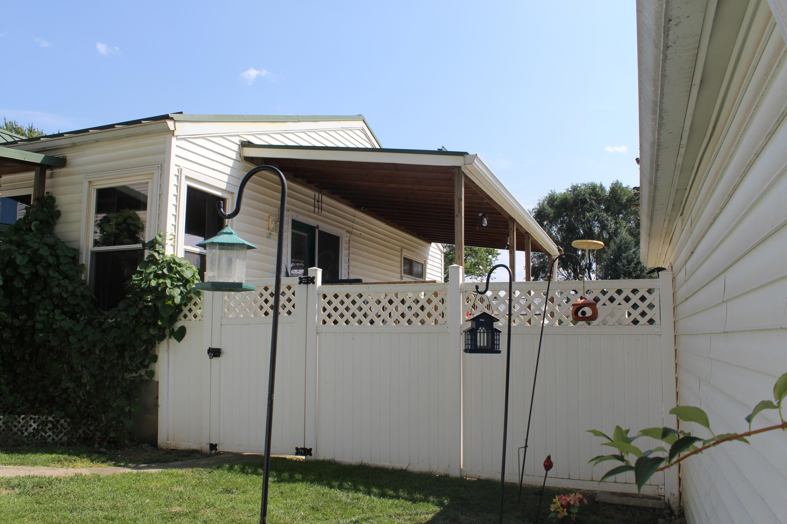 539 Universal Avenue Property Photo 24
