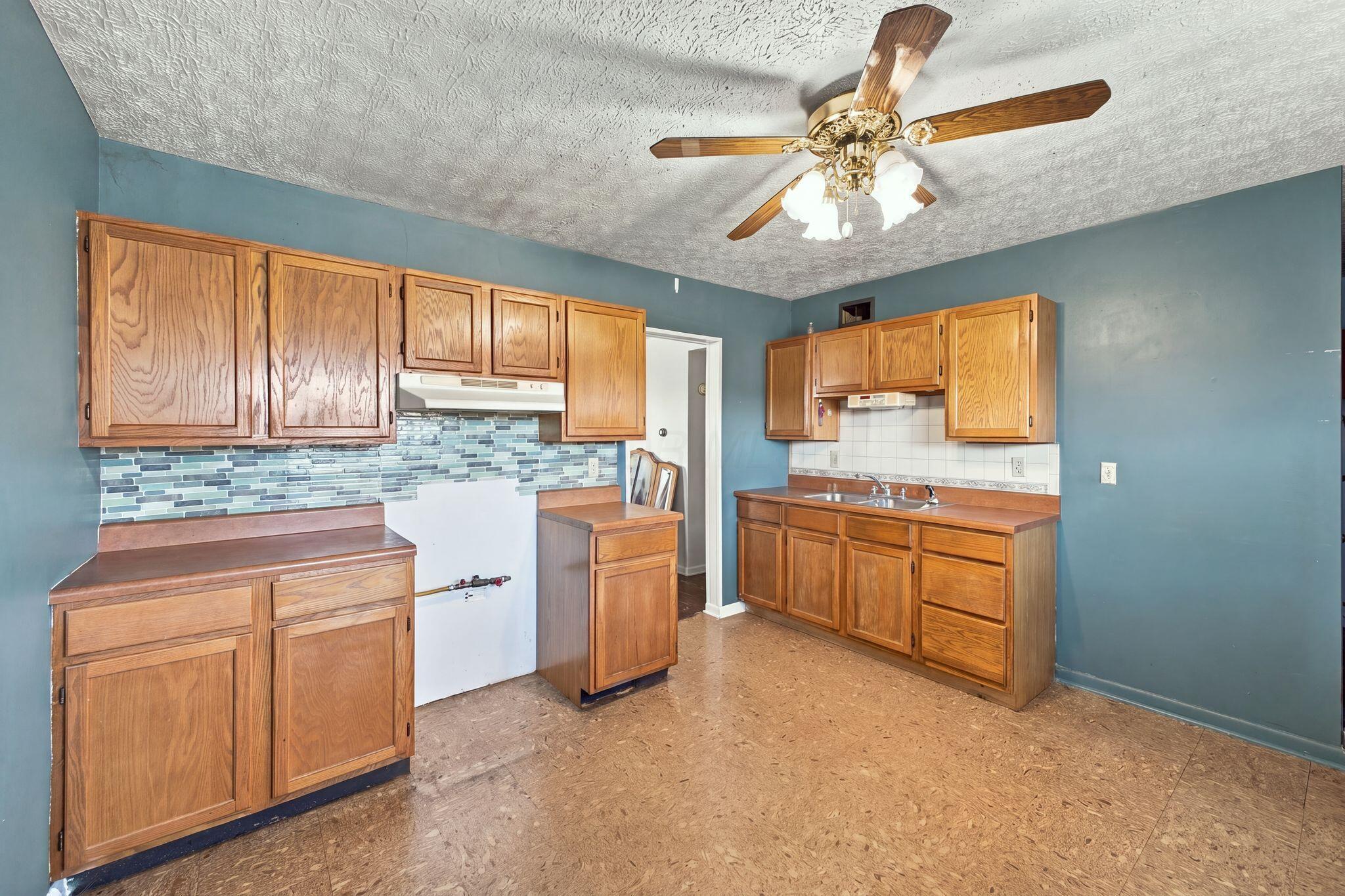 863 Bruckner Road Property Photo 9