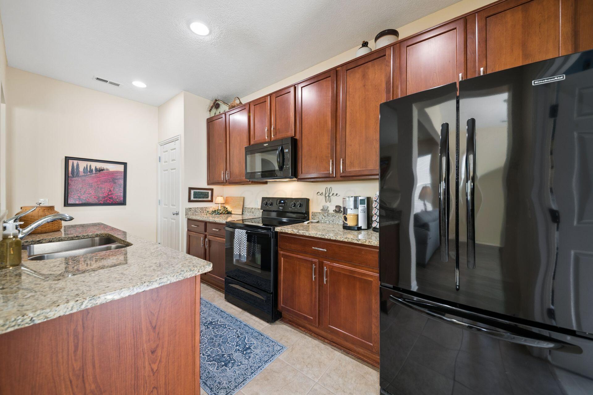 5573 Lantos Road Property Photo 8