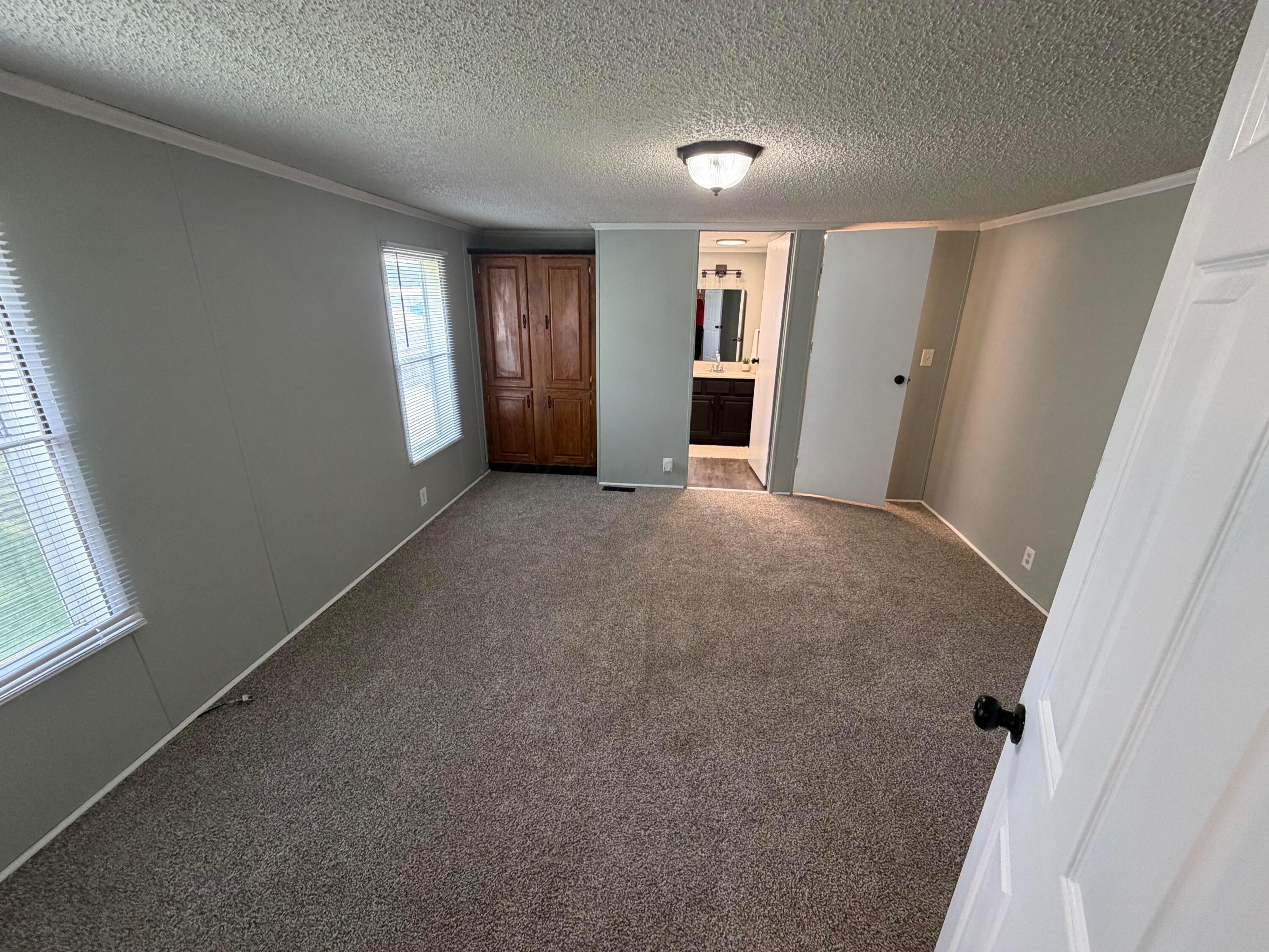 177 Oak Manor Property Photo 13