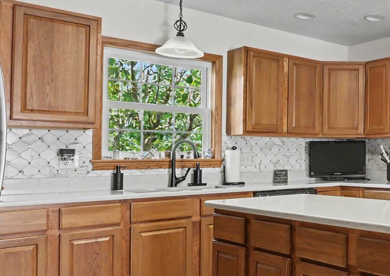 755 Quarry View Drive Property Photo 10