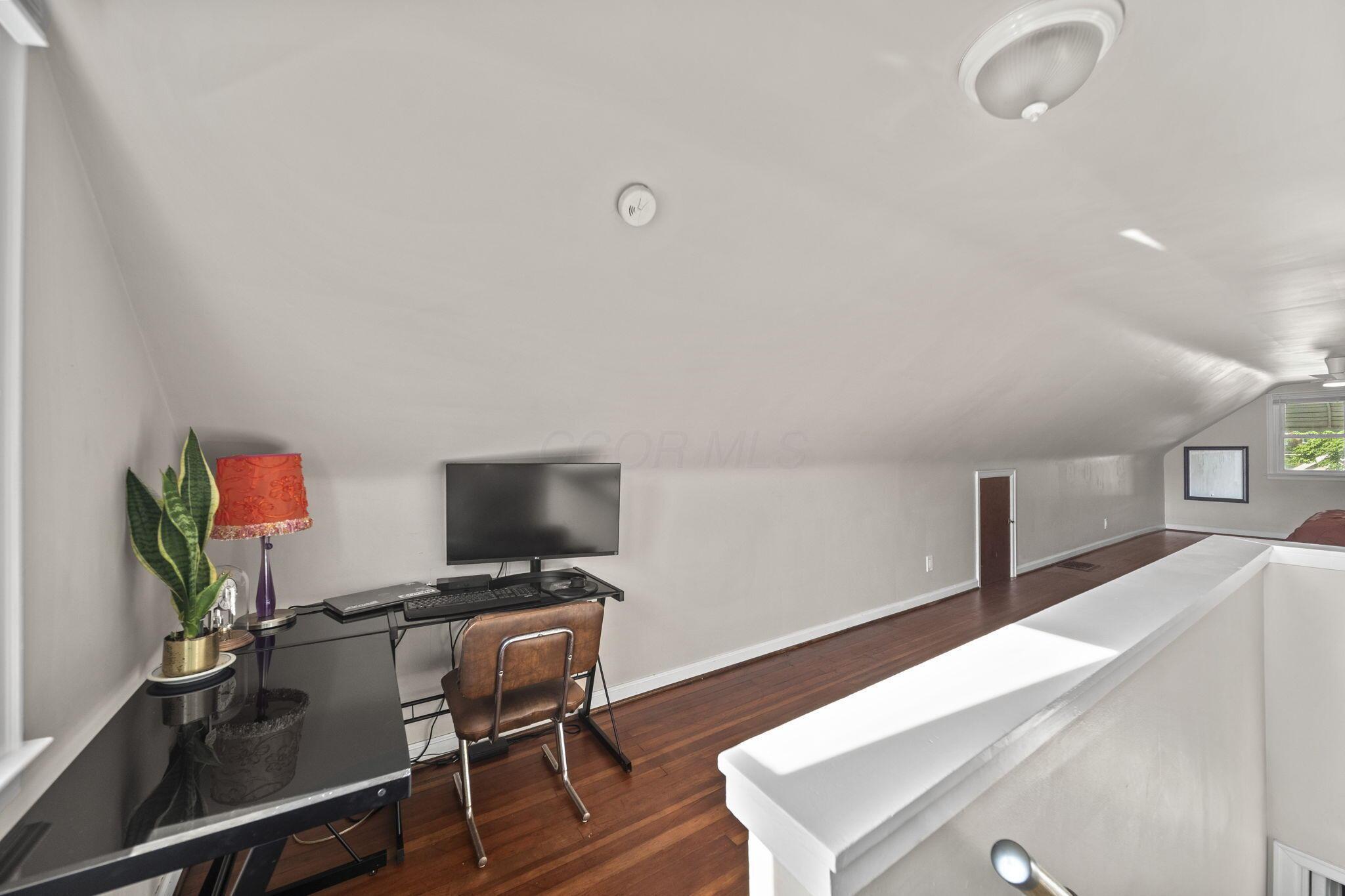 948 Seymour Avenue Property Photo 33