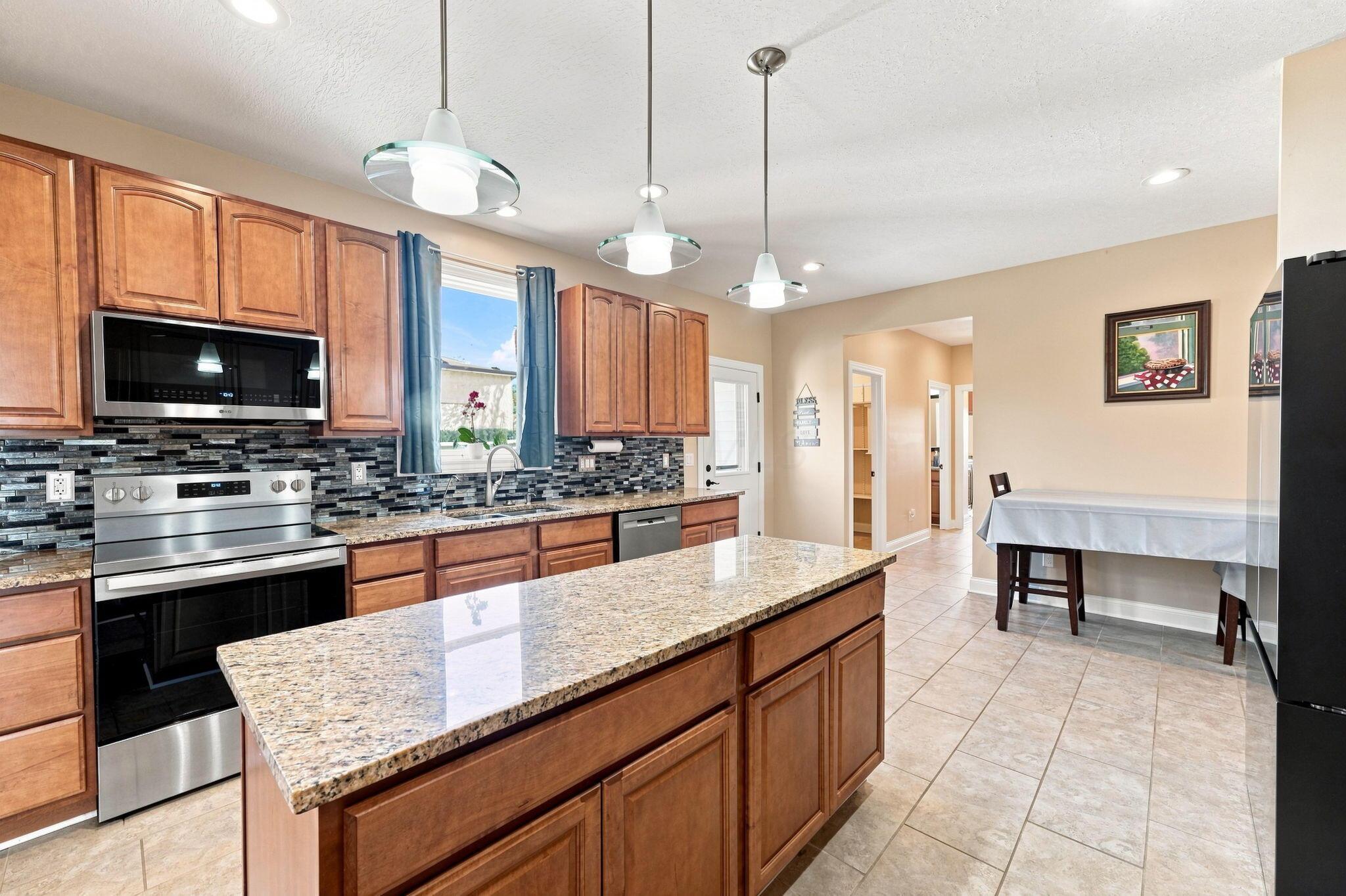 6548 Basil Western Road Nw Property Photo 17
