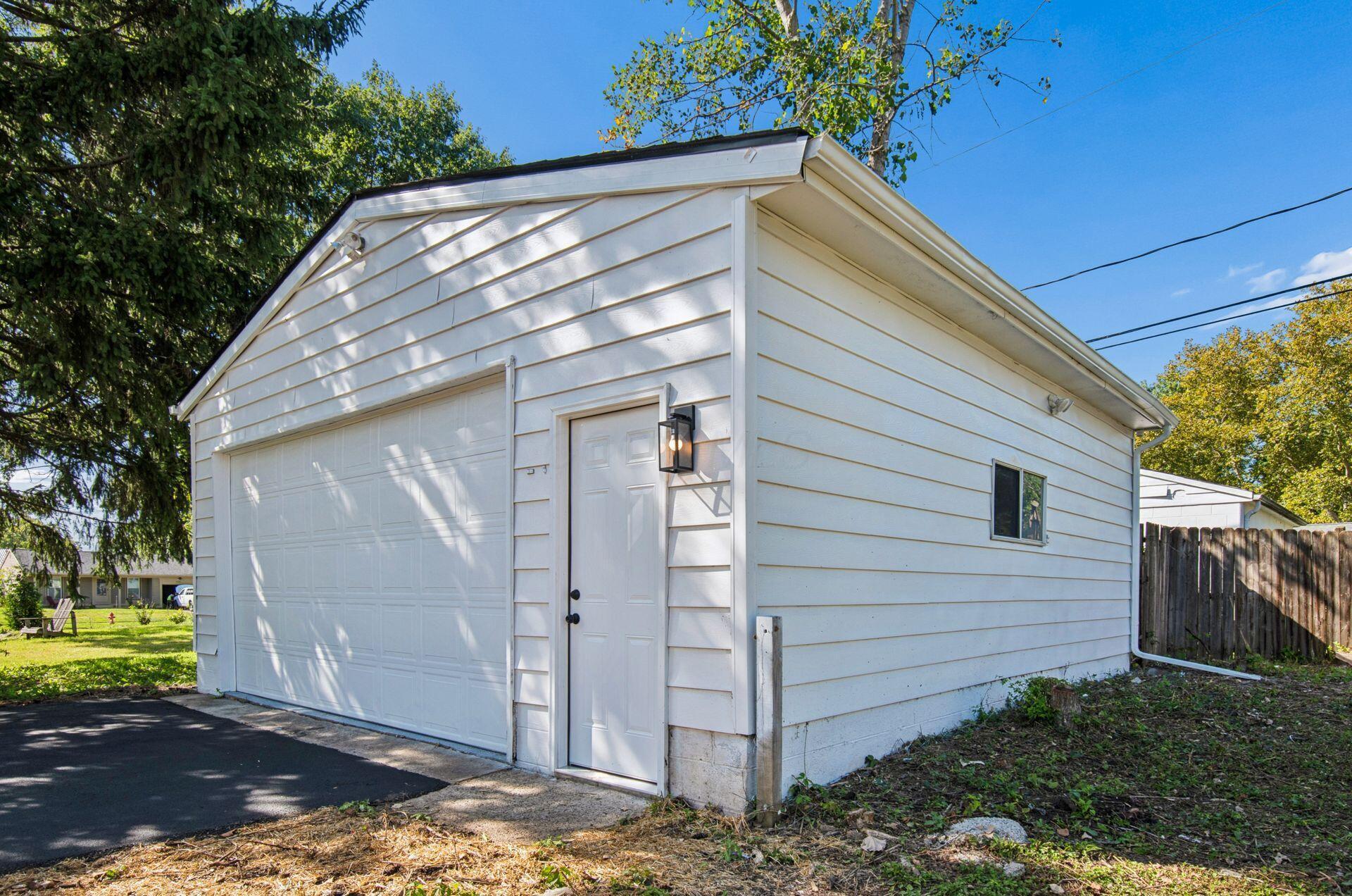 3350 Vickers Drive Property Photo 25