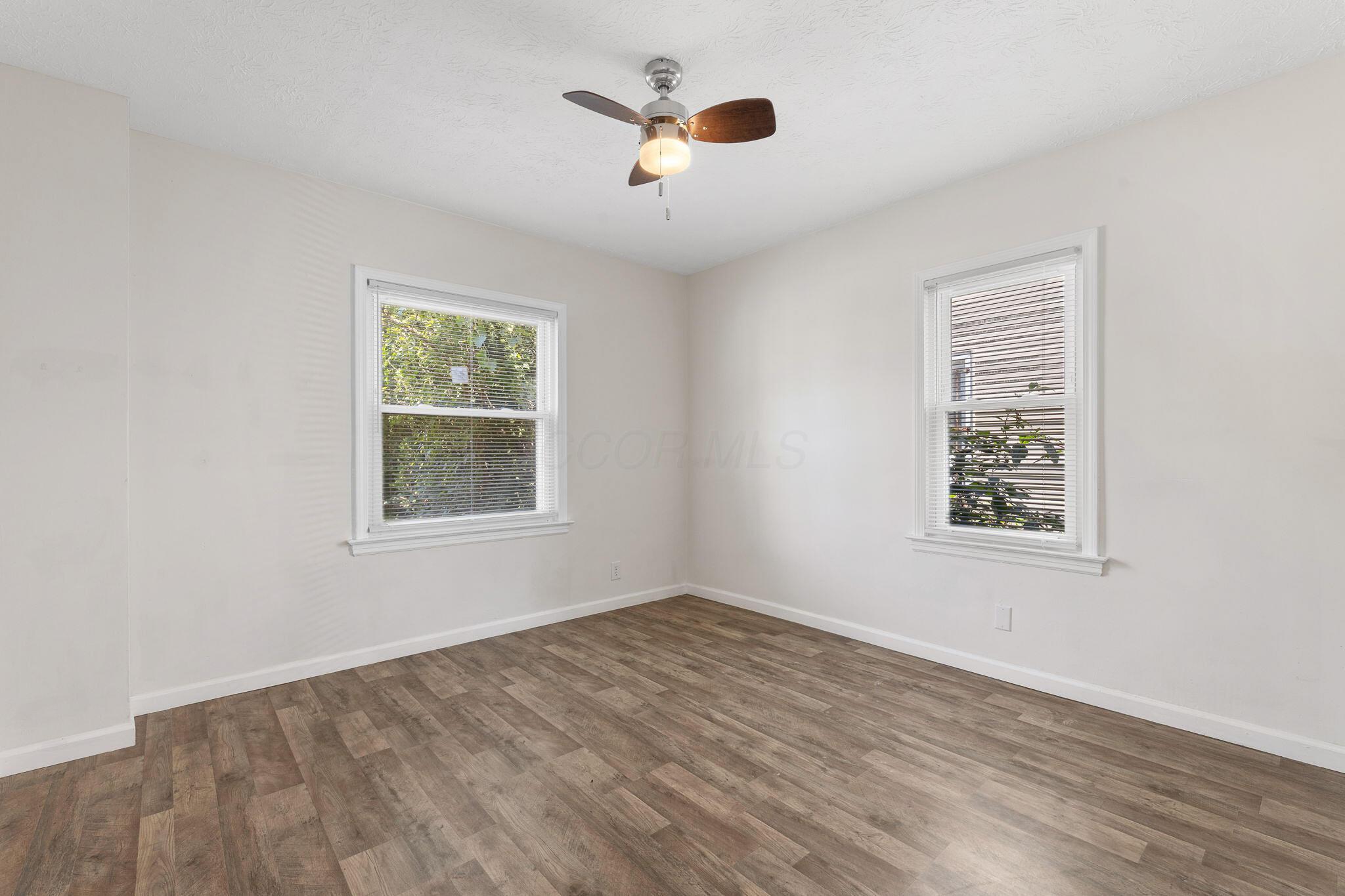 1087 Loretta Avenue Property Photo 10