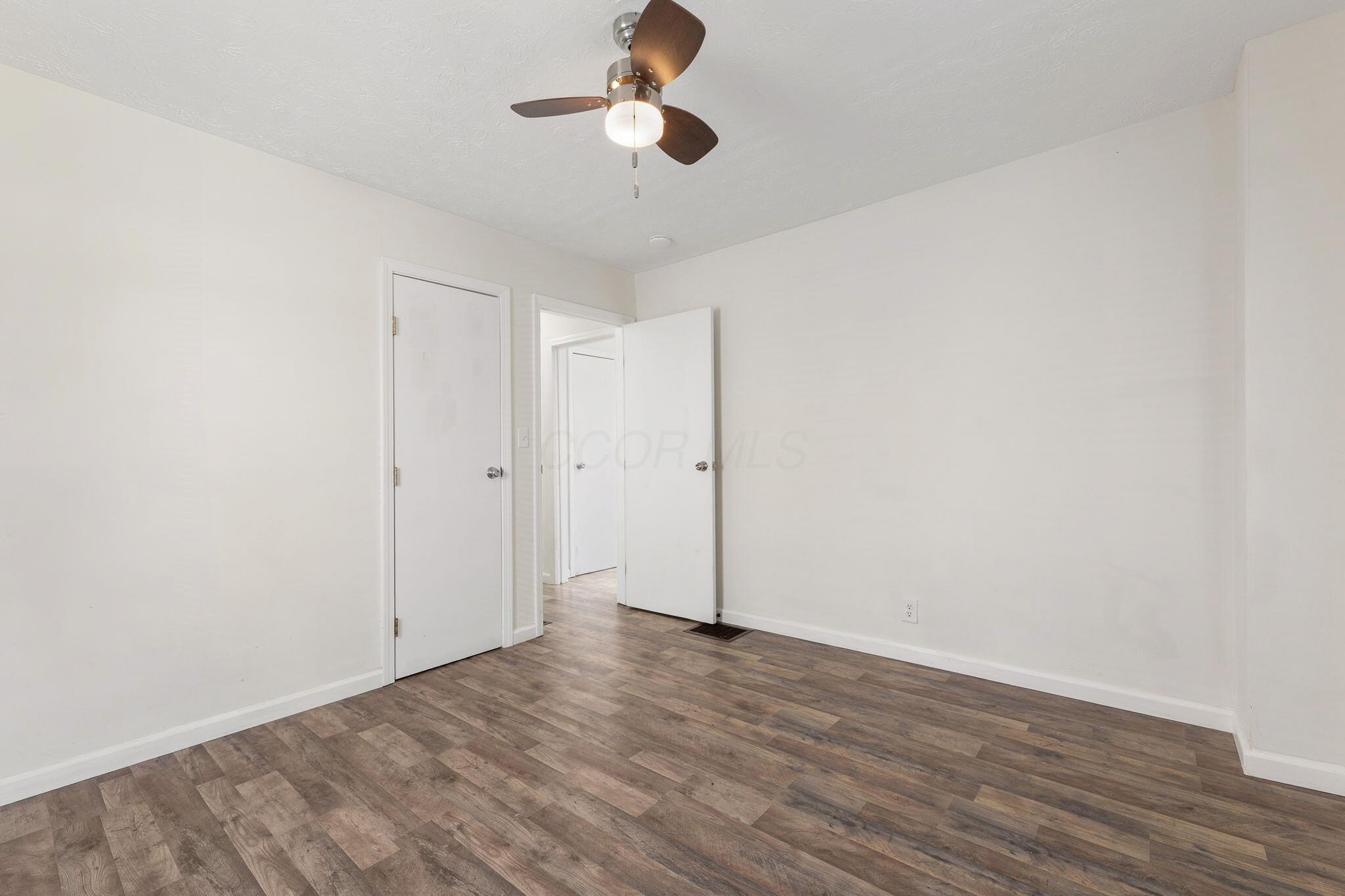 1087 Loretta Avenue Property Photo 11