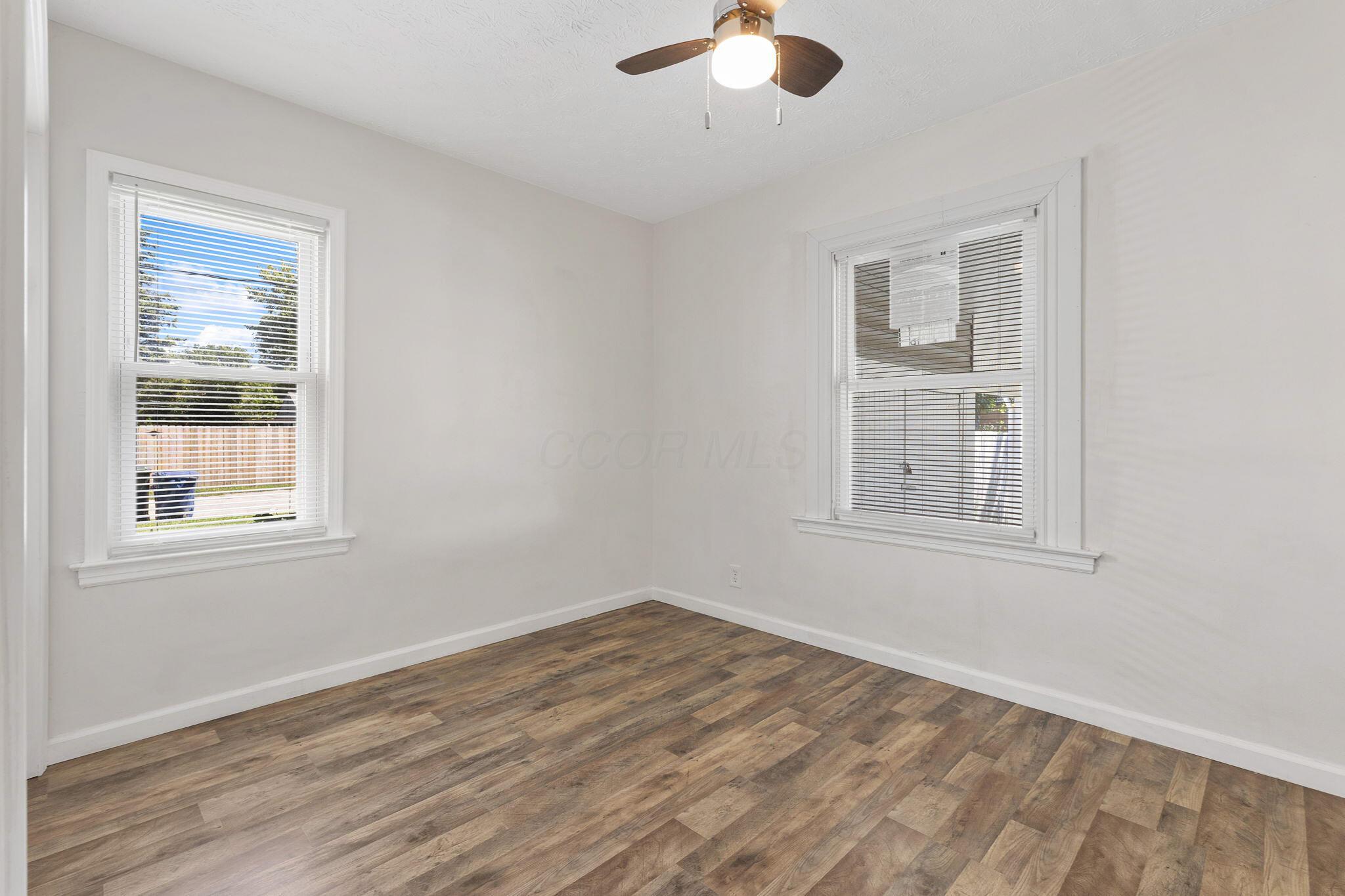 1087 Loretta Avenue Property Photo 13