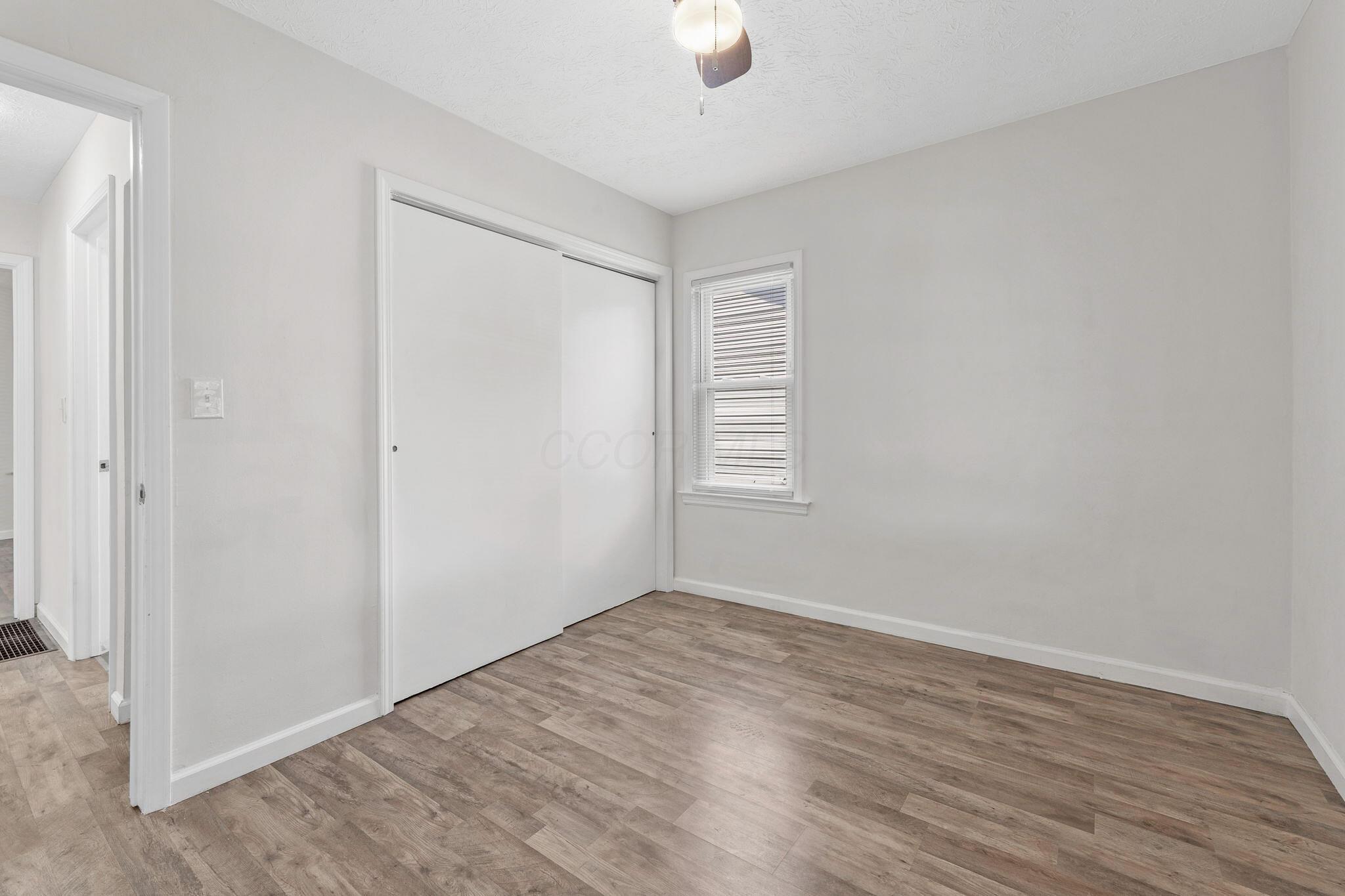 1087 Loretta Avenue Property Photo 14