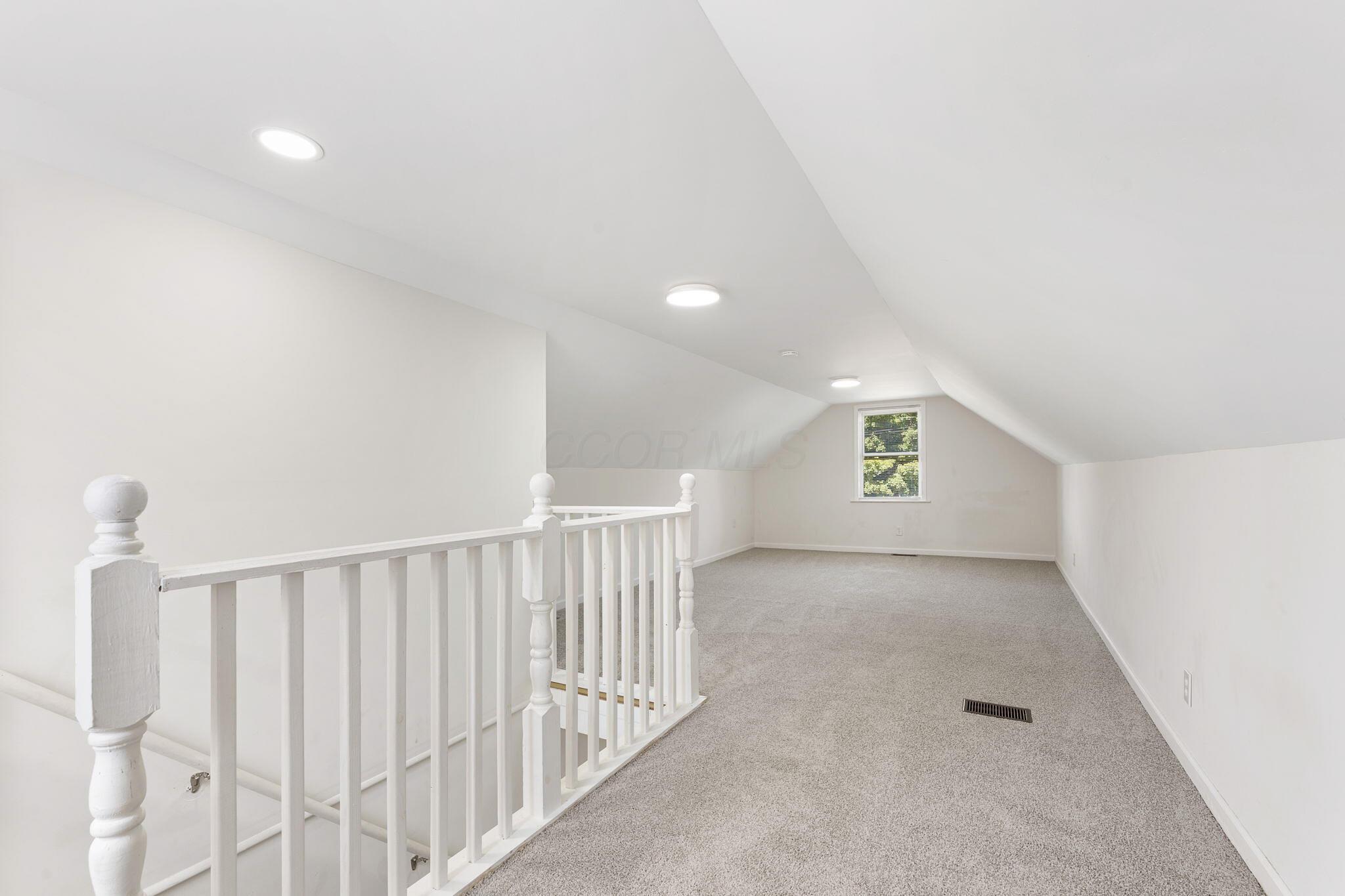 1087 Loretta Avenue Property Photo 15