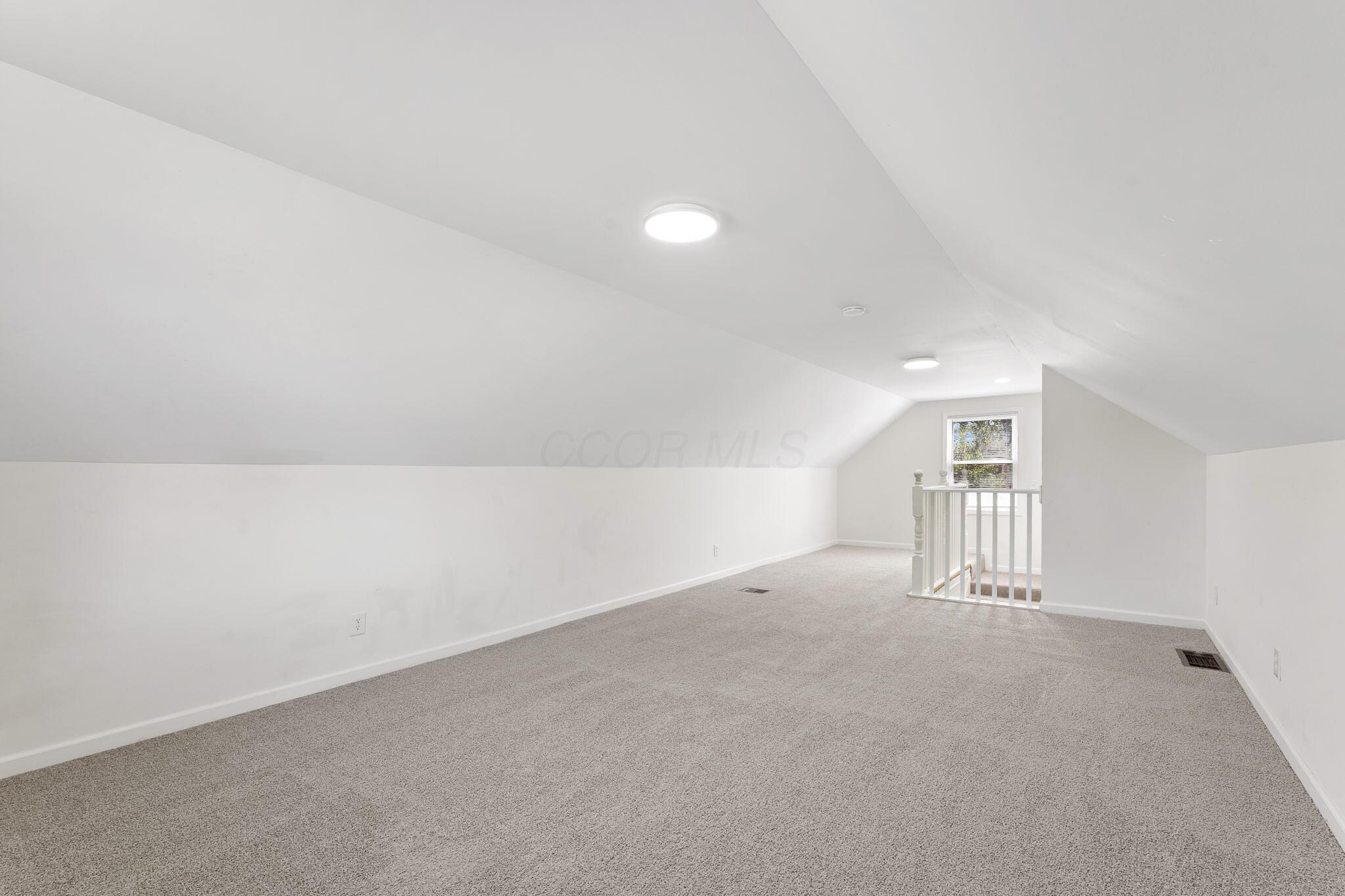 1087 Loretta Avenue Property Photo 17