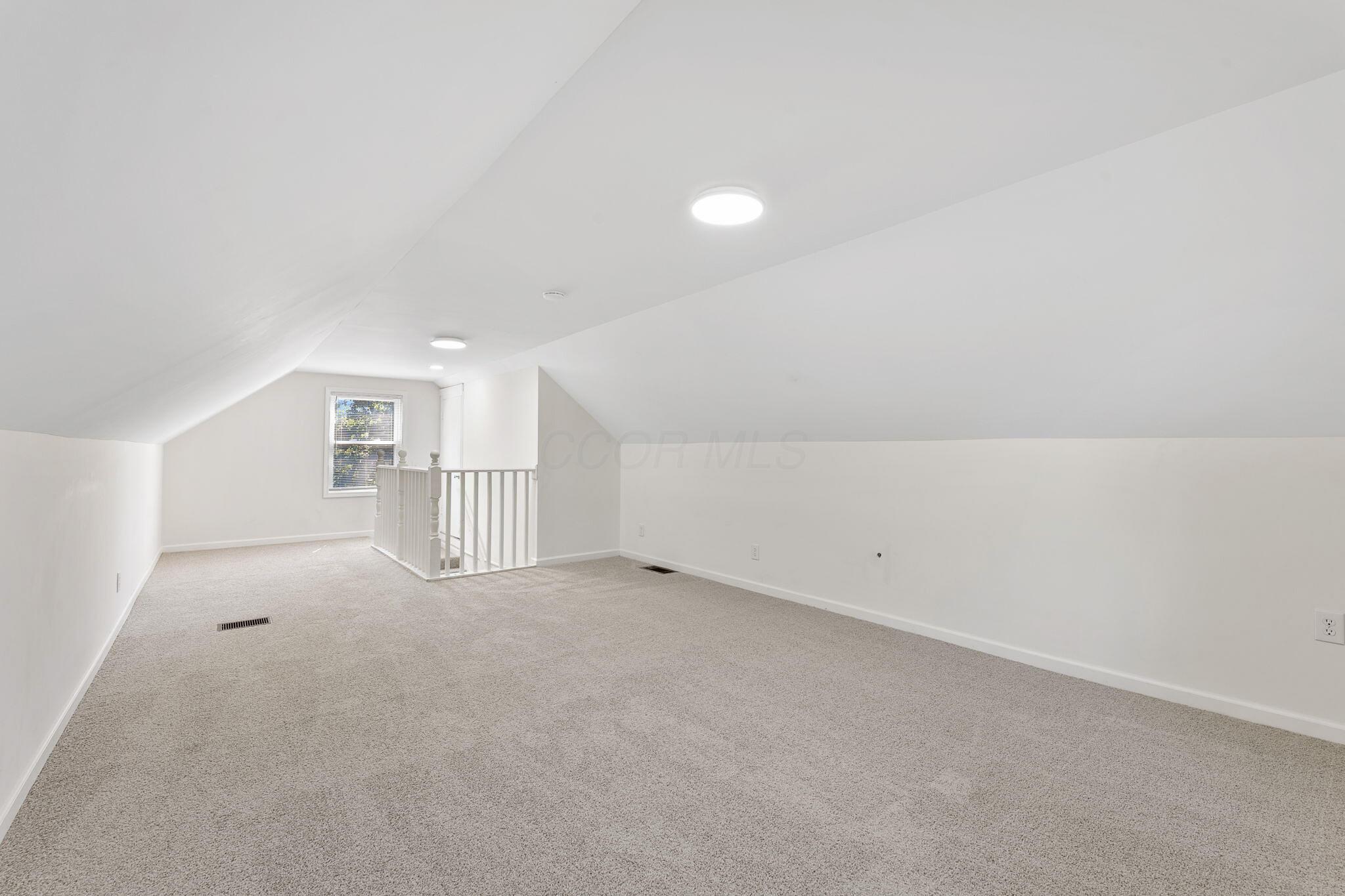 1087 Loretta Avenue Property Photo 18