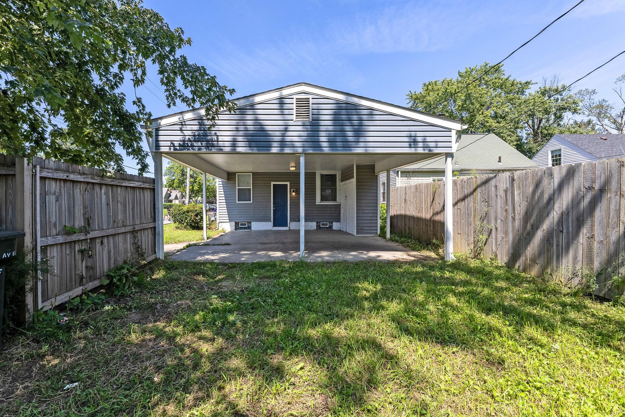 1087 Loretta Avenue Property Photo 22