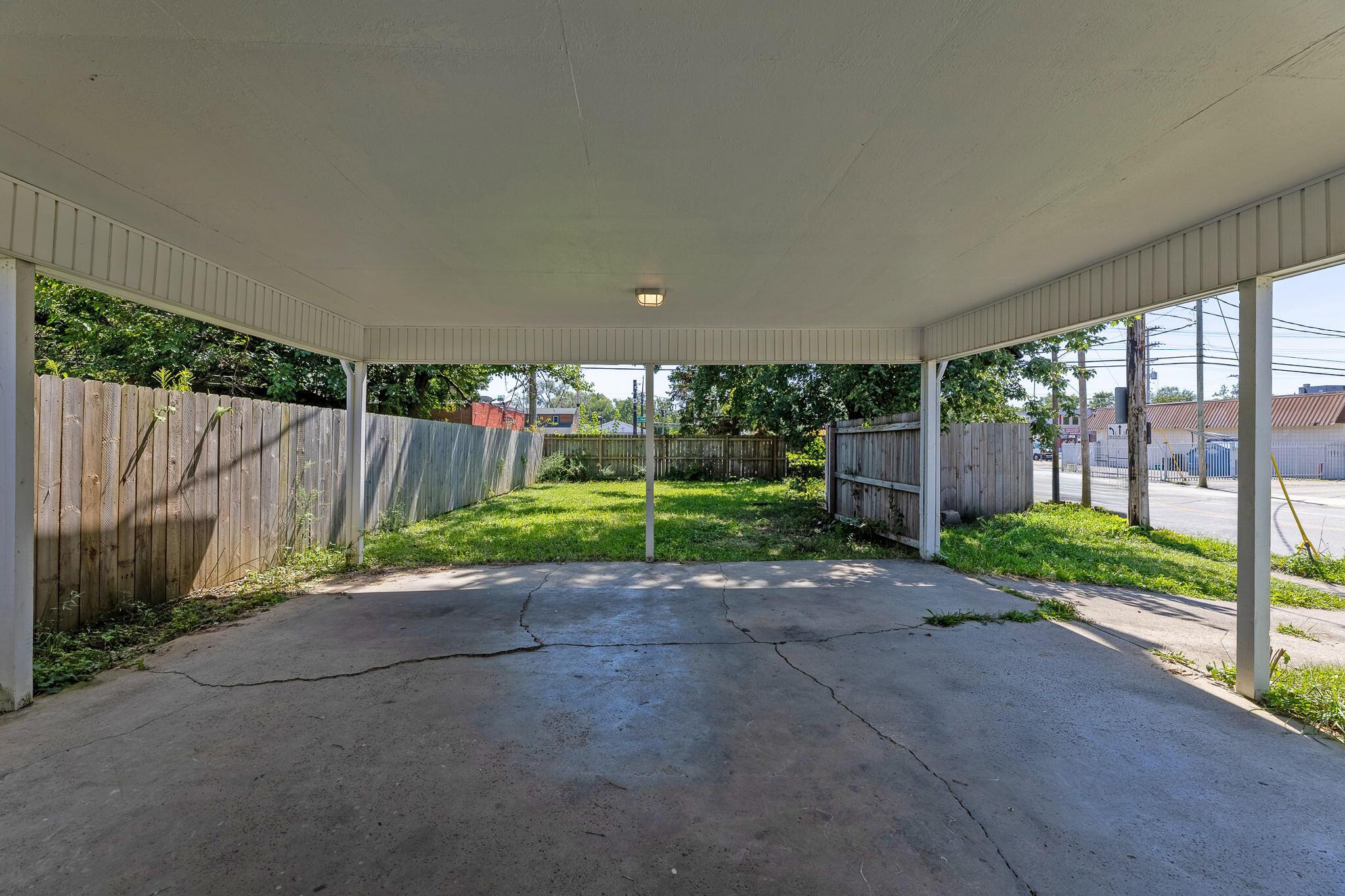 1087 Loretta Avenue Property Photo 24