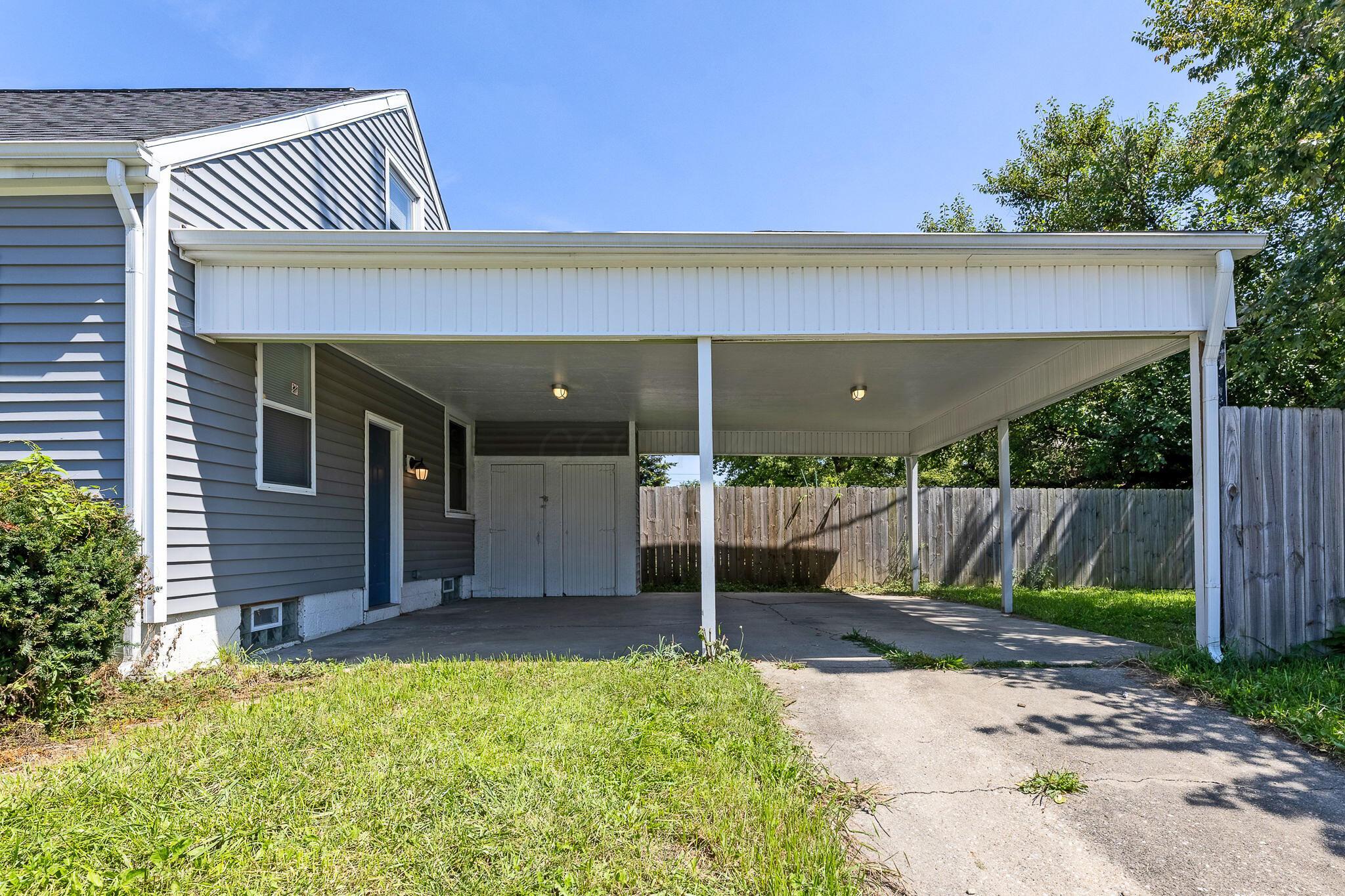 1087 Loretta Avenue Property Photo 25