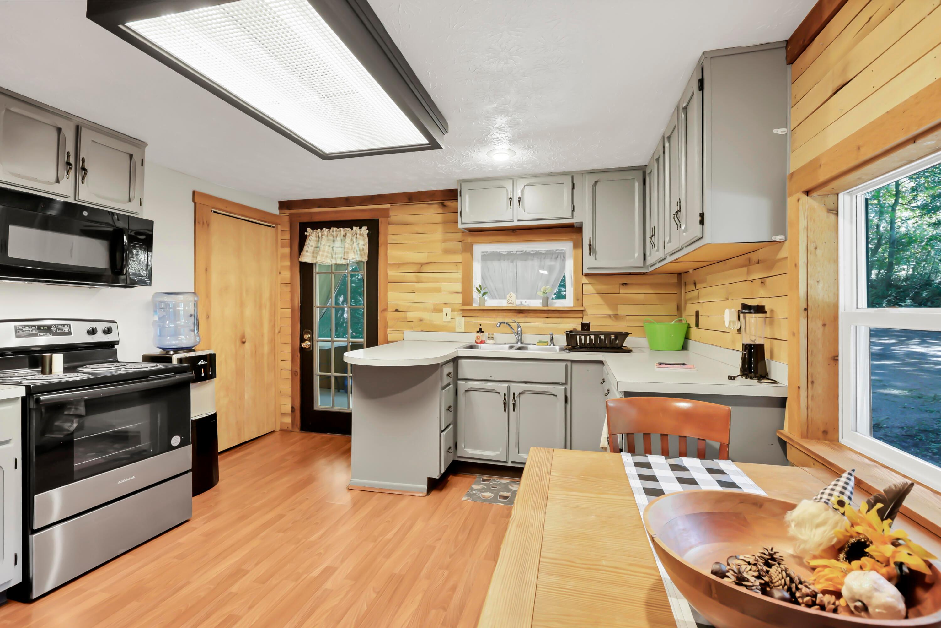 9126 Walnut Dowler Road Property Photo 11
