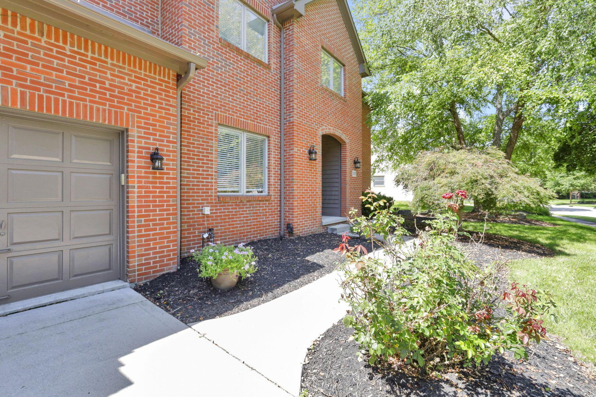 5205 Forest Run Drive Property Photo 4