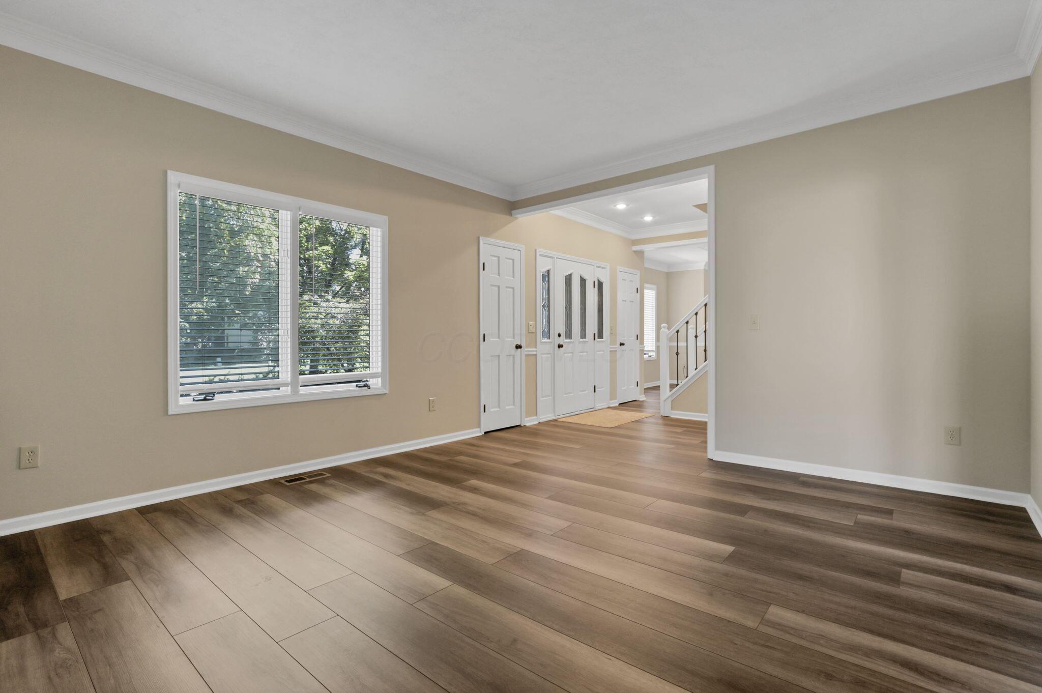 5205 Forest Run Drive Property Photo 8