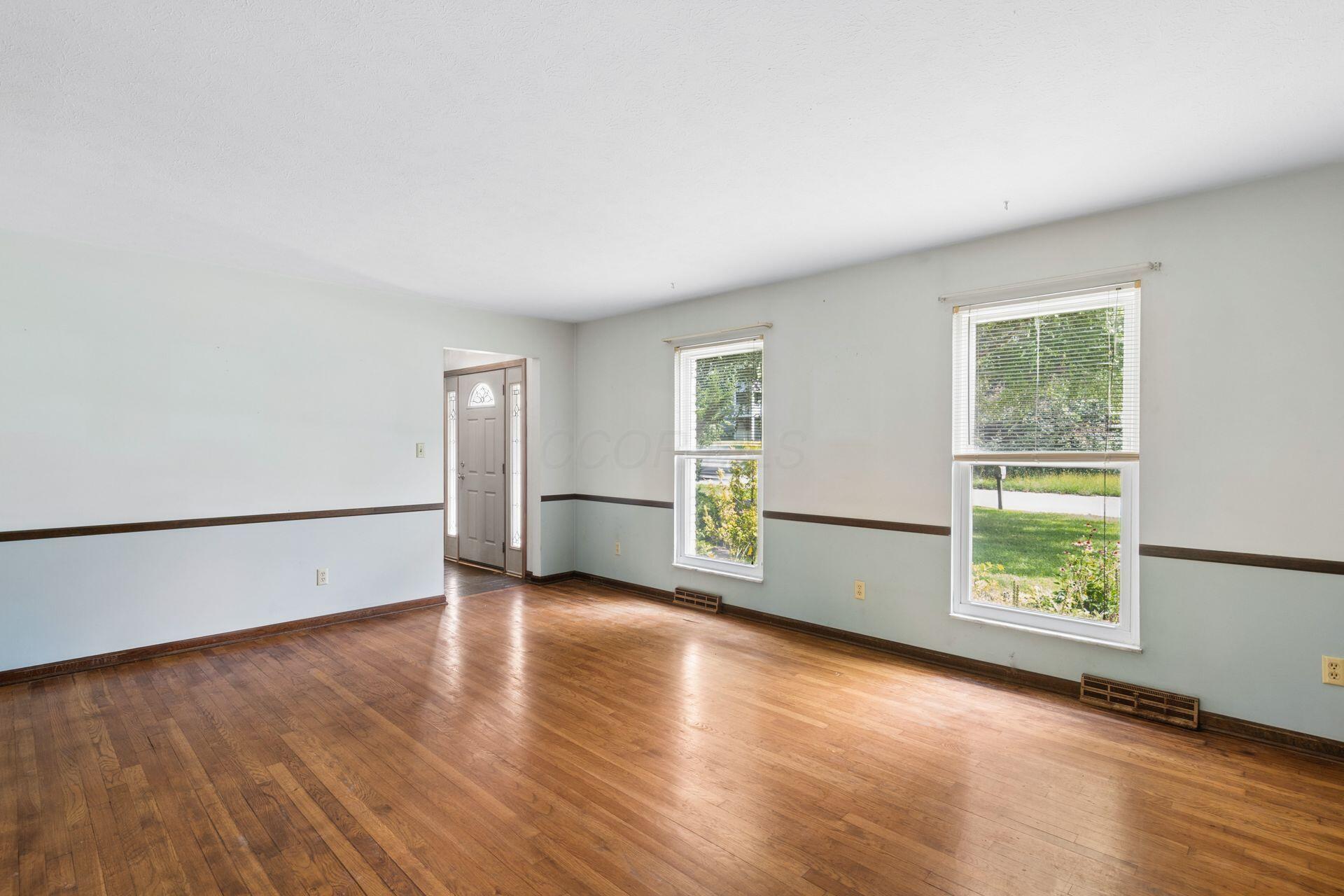 1285 Noe Bixby Road Property Photo 2