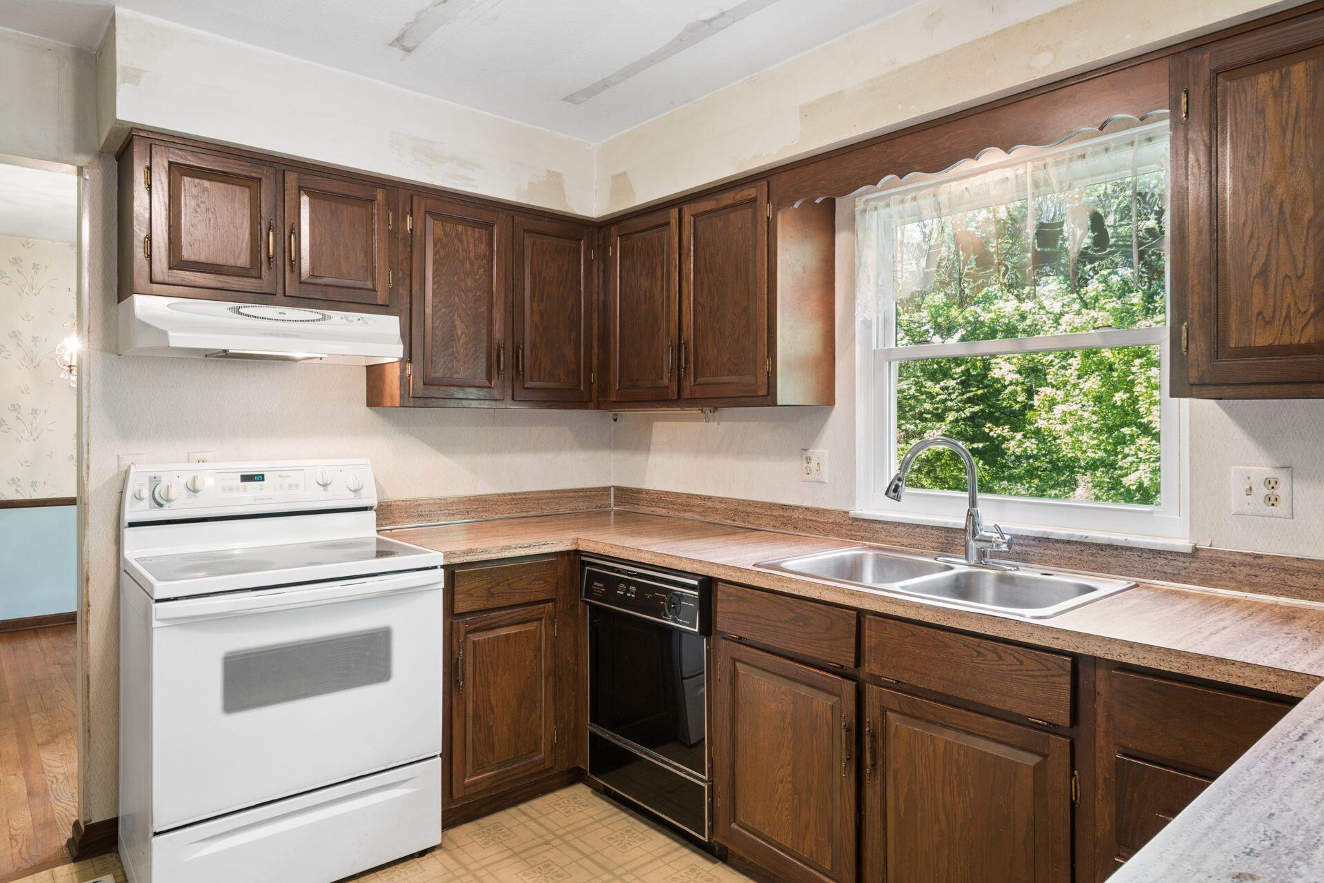 1285 Noe Bixby Road Property Photo 3