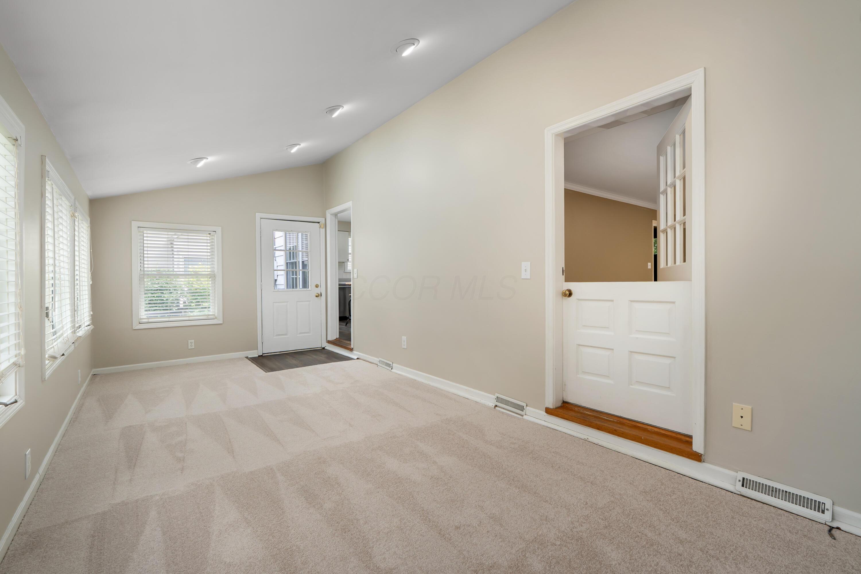 1640 Barrington Road Property Photo 8
