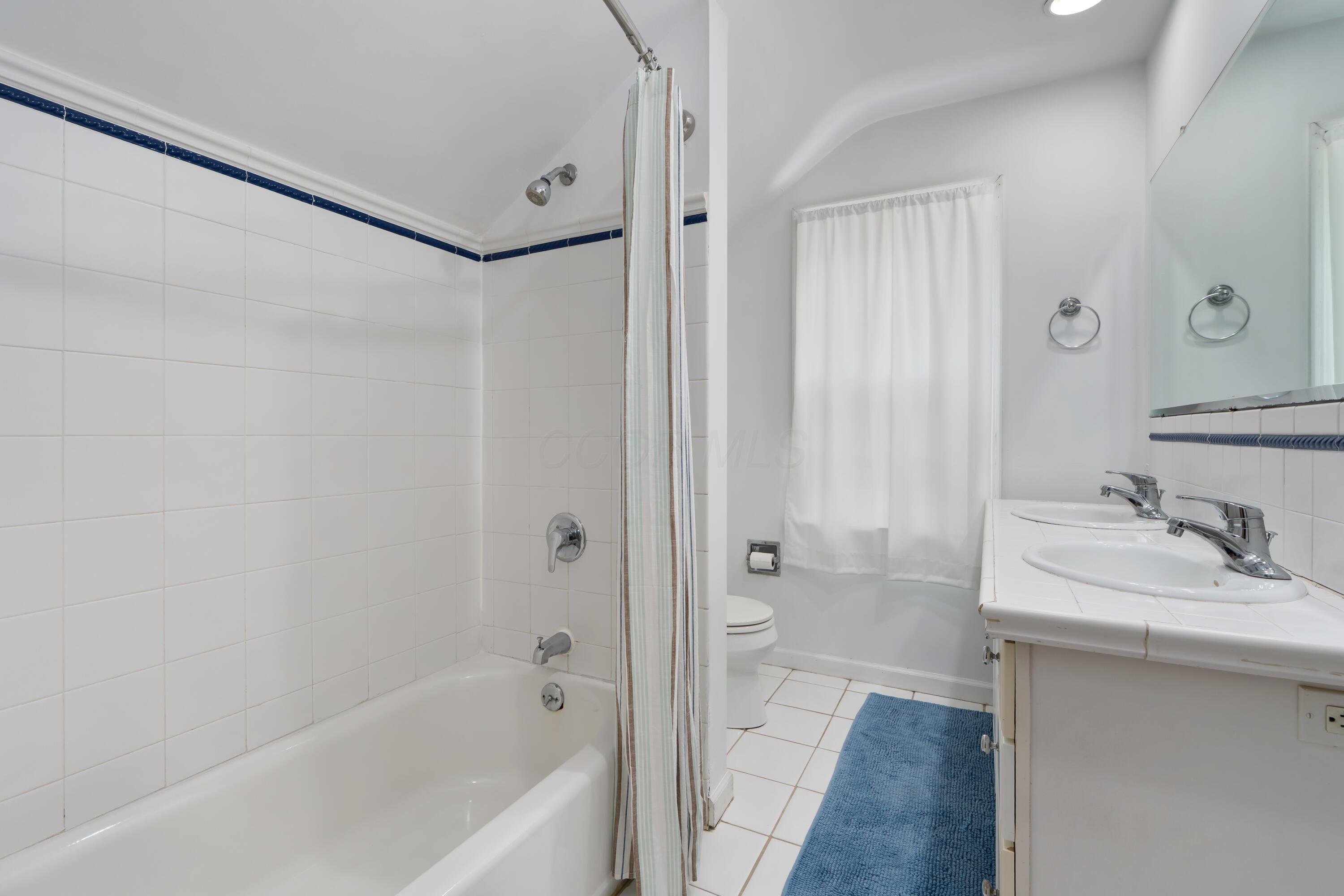 1640 Barrington Road Property Photo 22